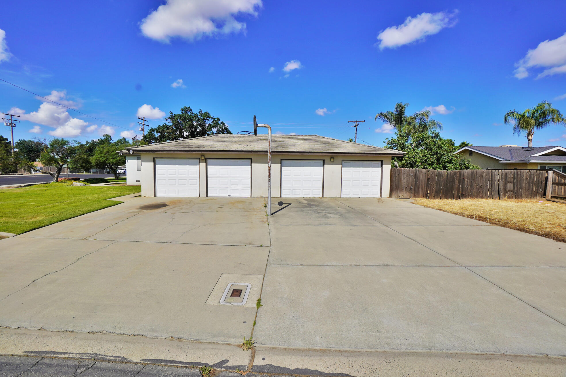 842 E Florinda St, Hanford, CA 93230