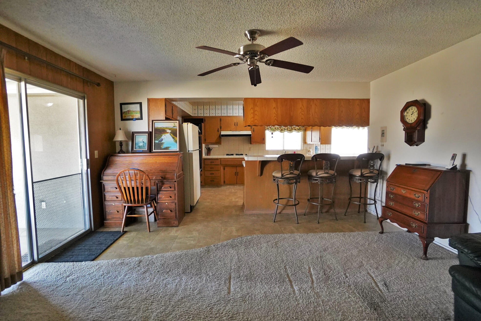 842 E Florinda St, Hanford, CA 93230