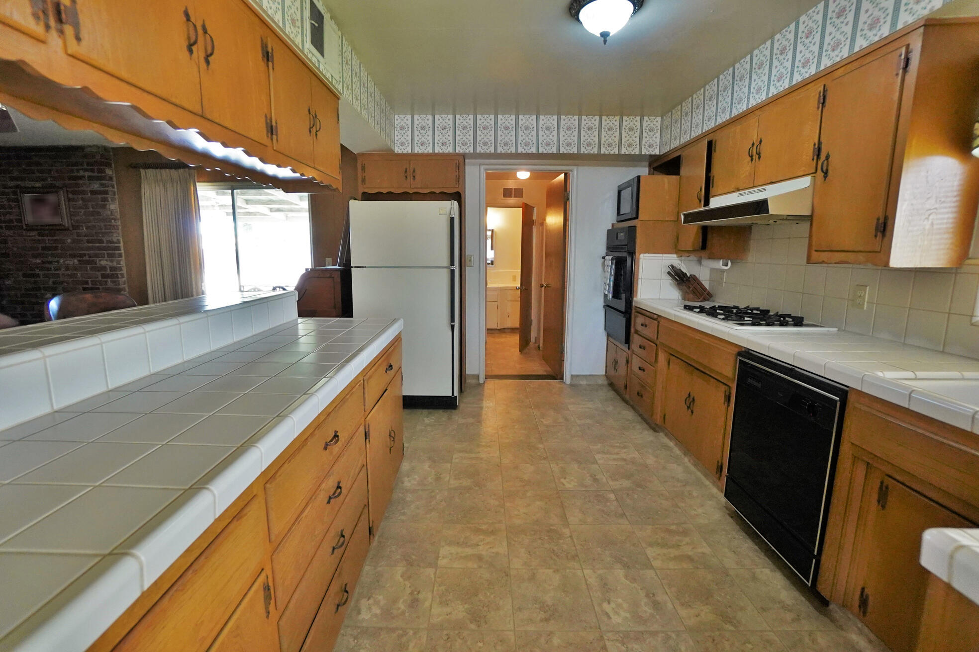 842 E Florinda St, Hanford, CA 93230