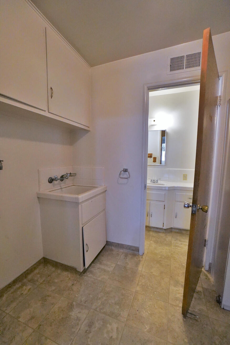 842 E Florinda St, Hanford, CA 93230