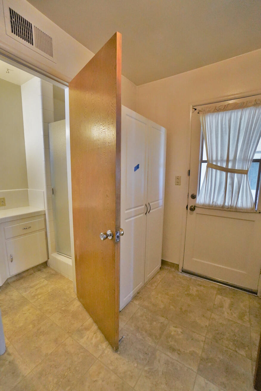 842 E Florinda St, Hanford, CA 93230