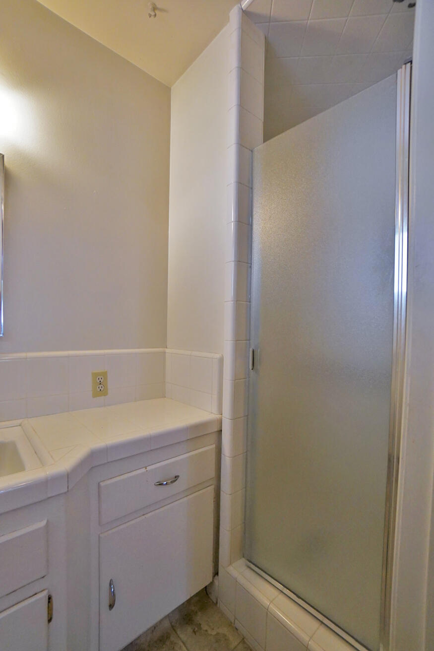 842 E Florinda St, Hanford, CA 93230