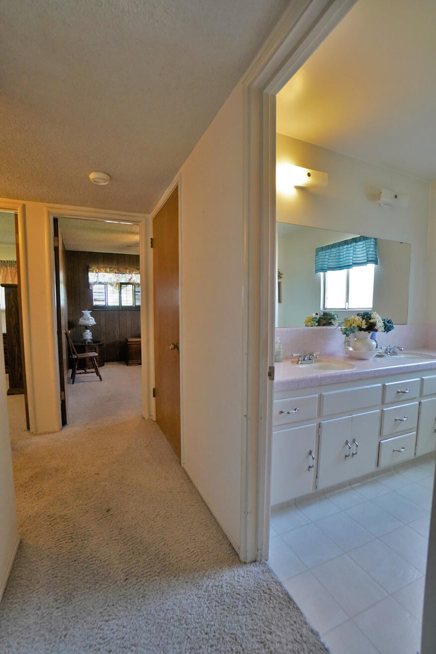 842 E Florinda St, Hanford, CA 93230