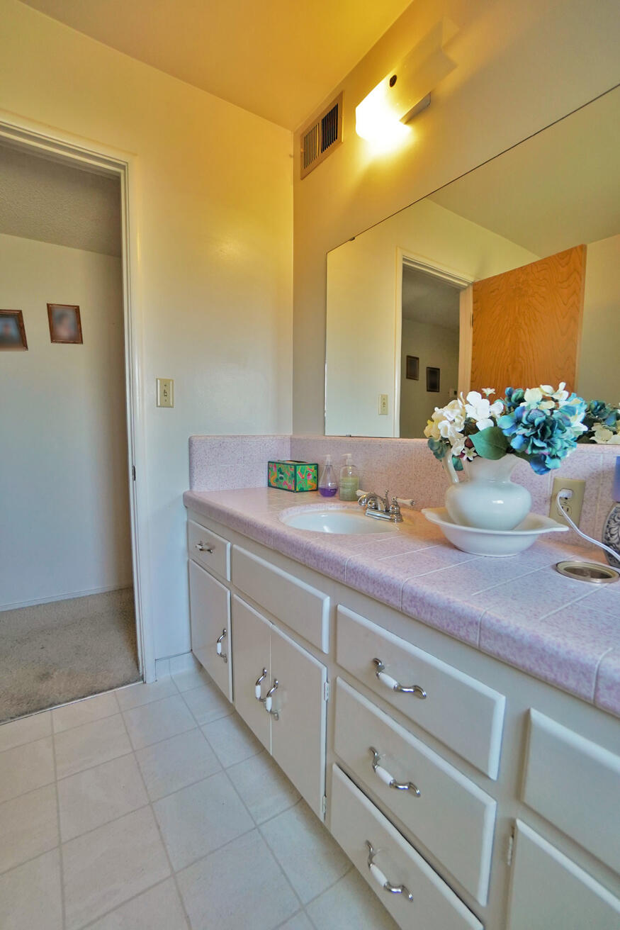 842 E Florinda St, Hanford, CA 93230