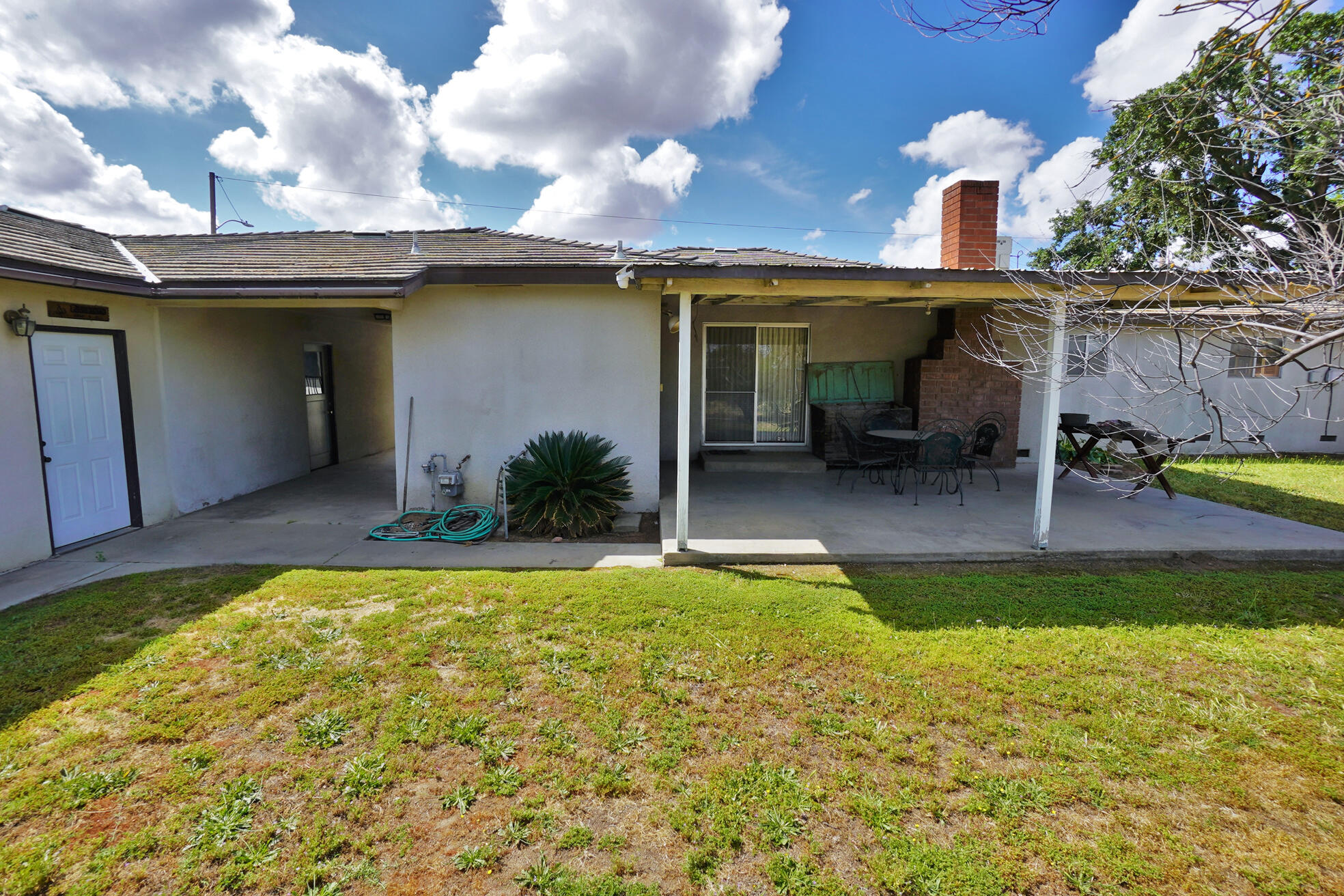 842 E Florinda St, Hanford, CA 93230