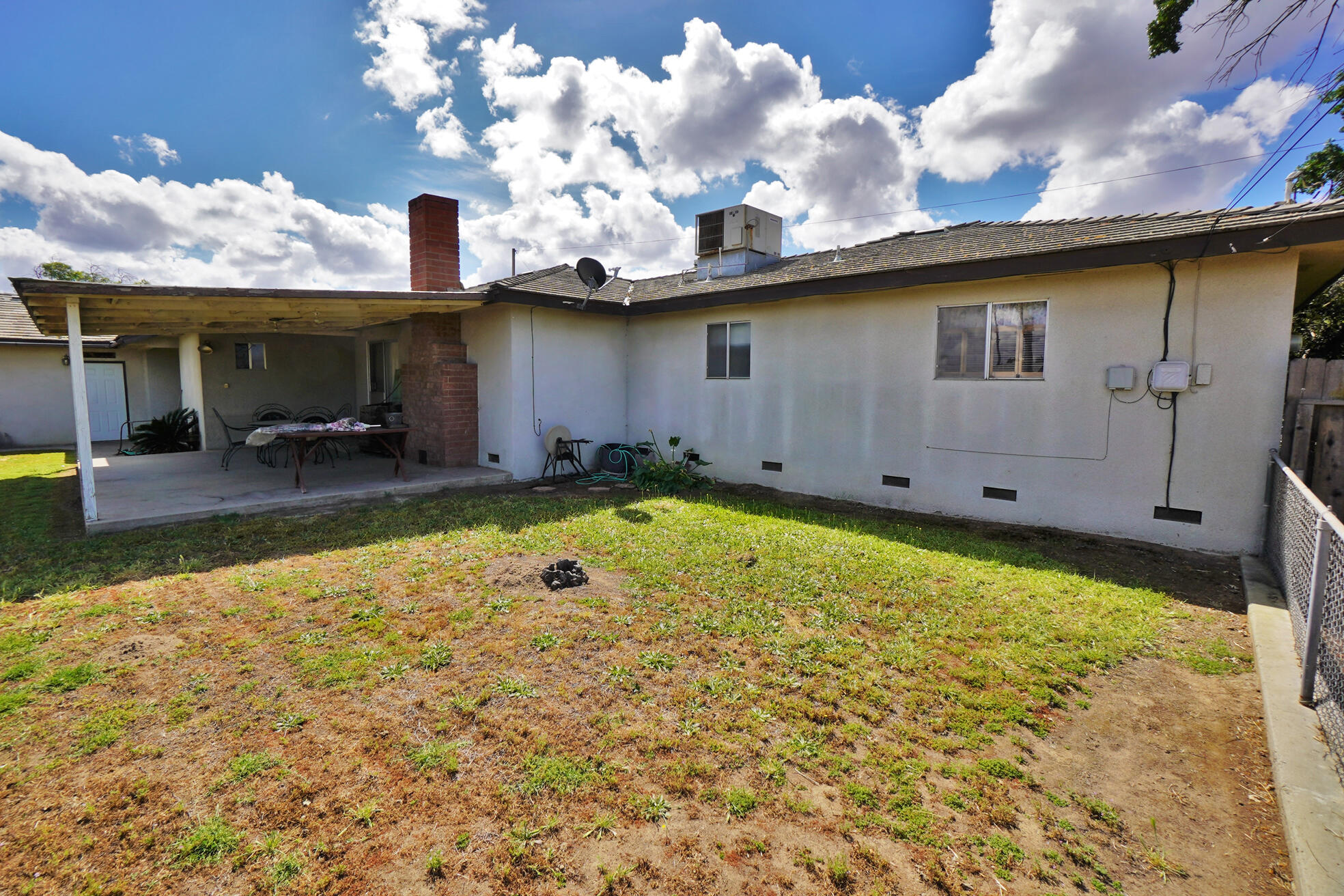 842 E Florinda St, Hanford, CA 93230