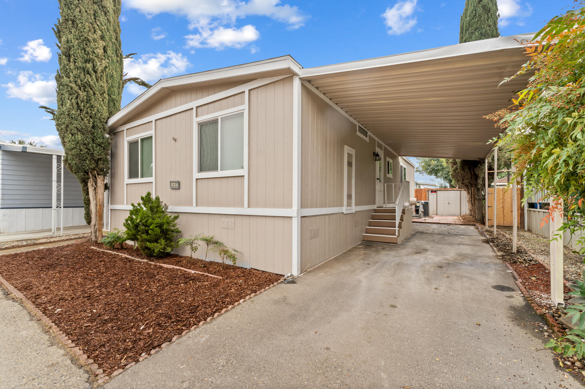 415 N Akers St, Visalia, CA 93291