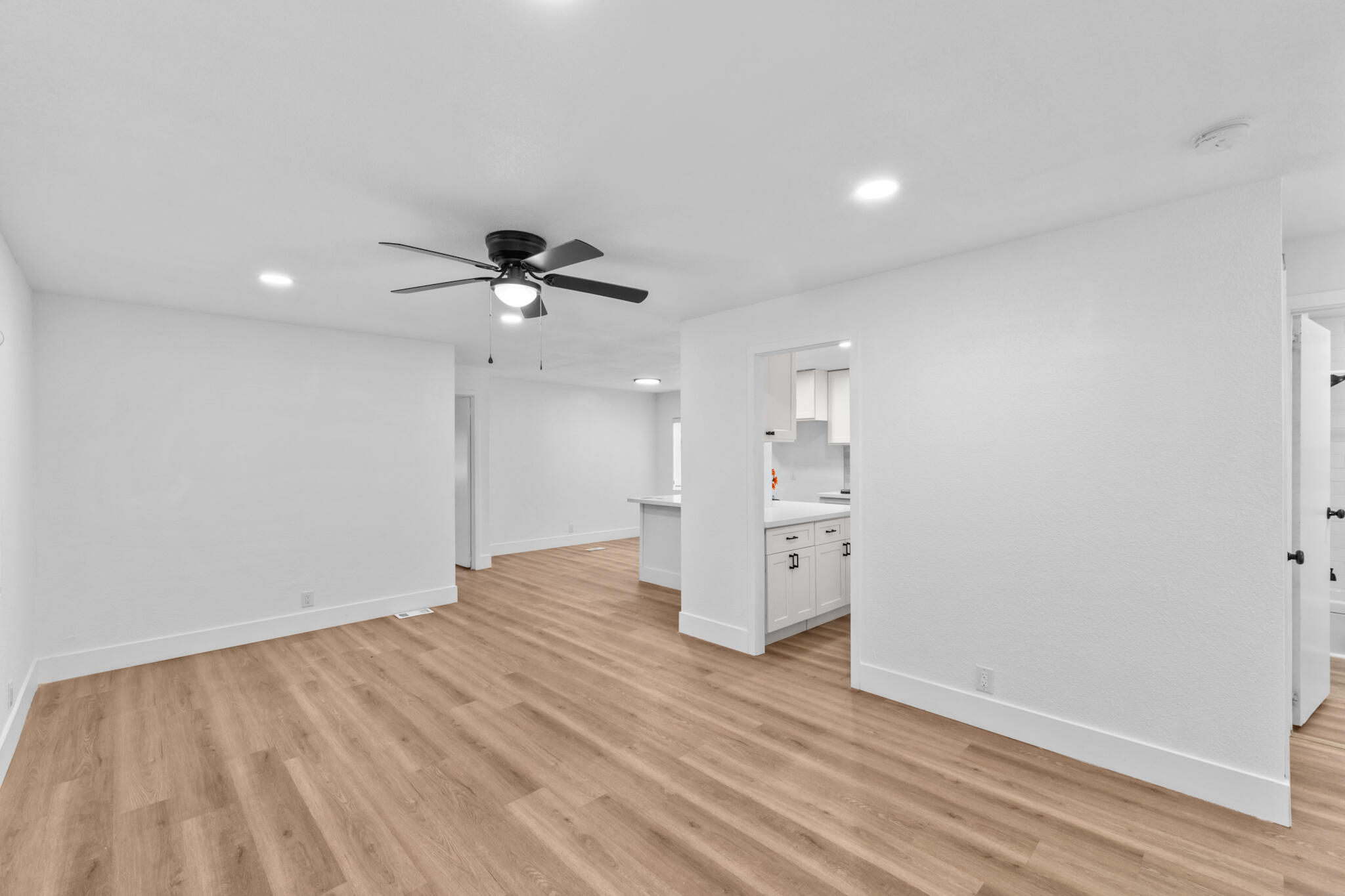 415 N Akers St, Visalia, CA 93291