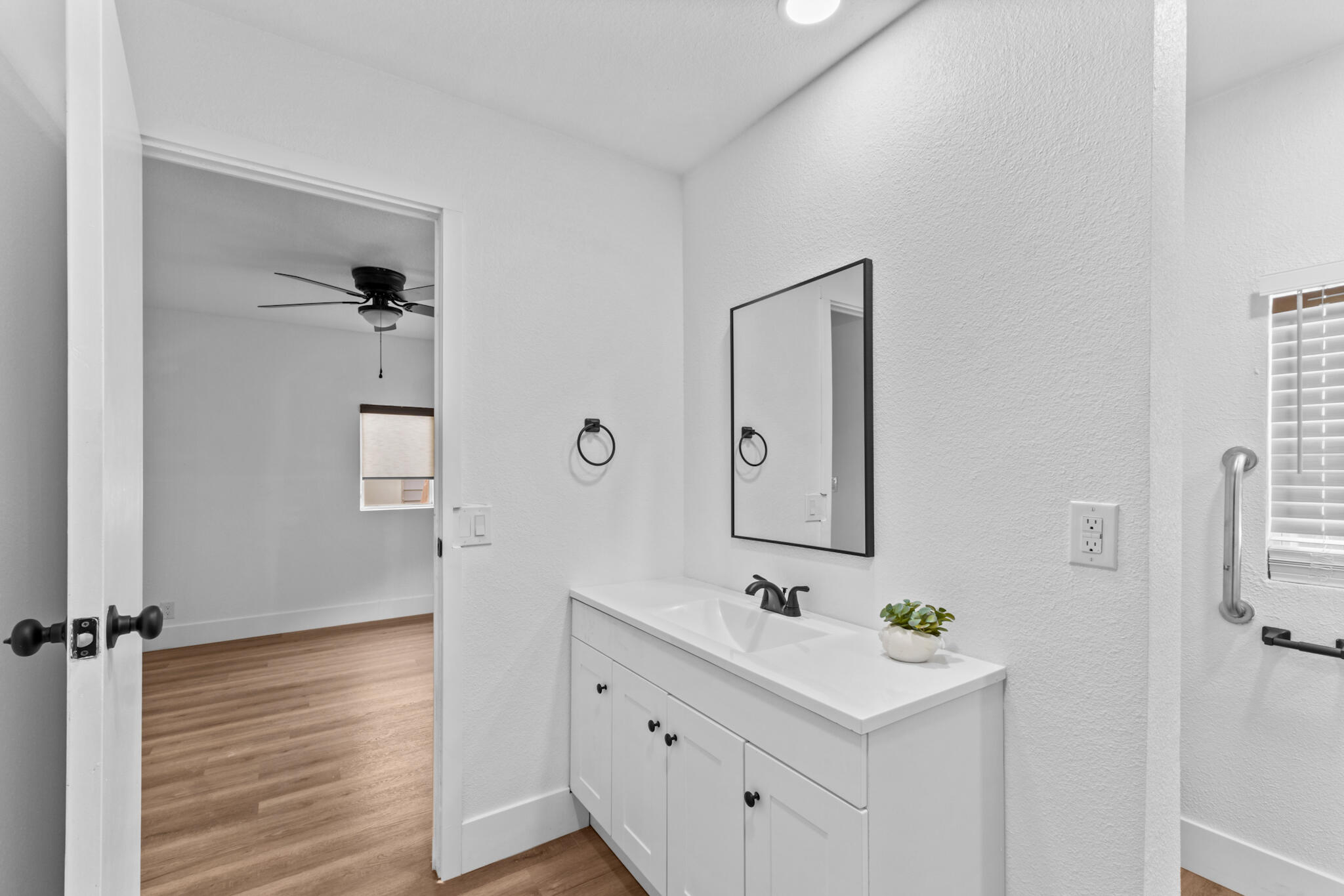 415 N Akers St, Visalia, CA 93291