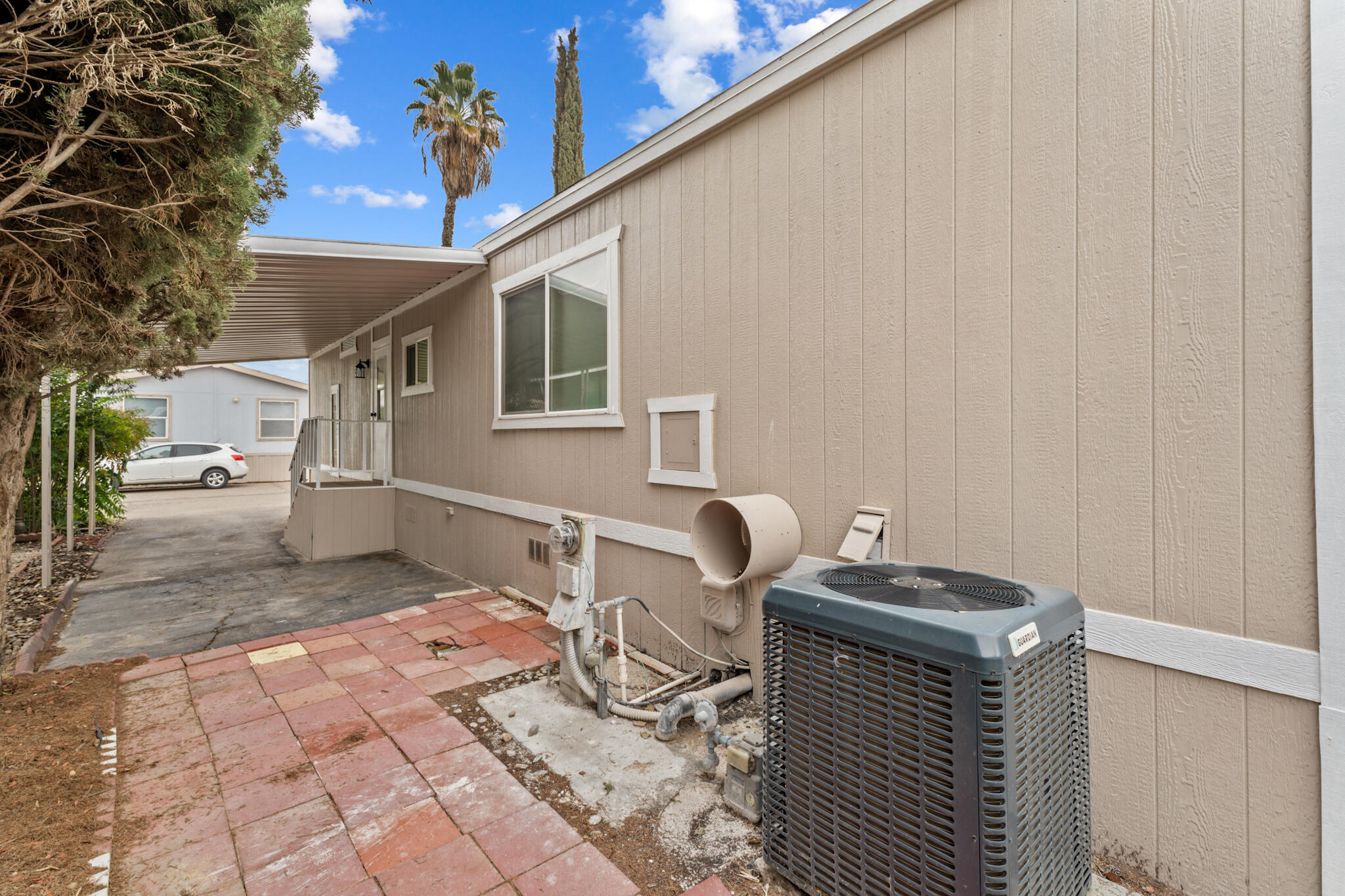 415 N Akers St, Visalia, CA 93291