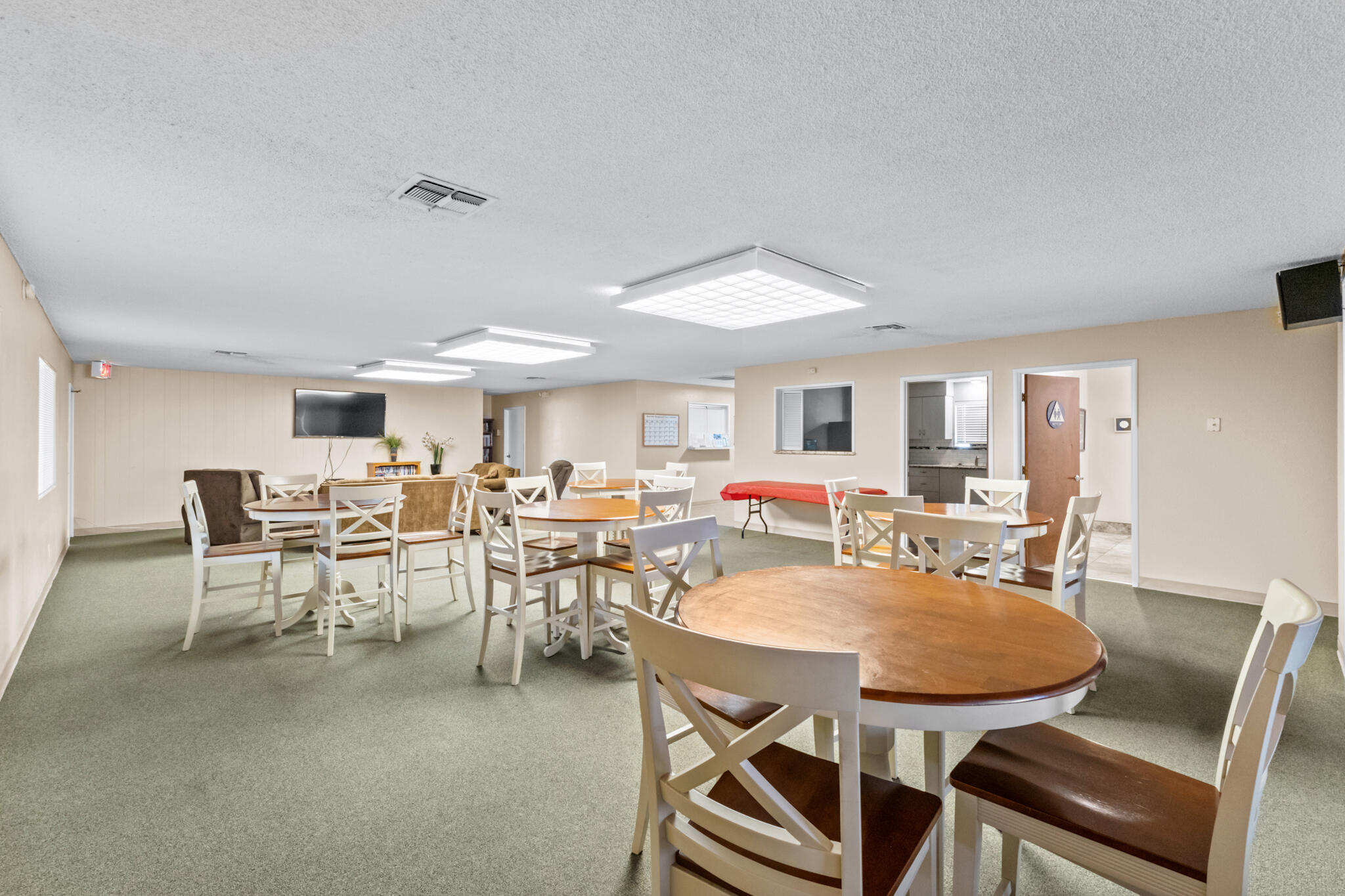 415 N Akers St, Visalia, CA 93291