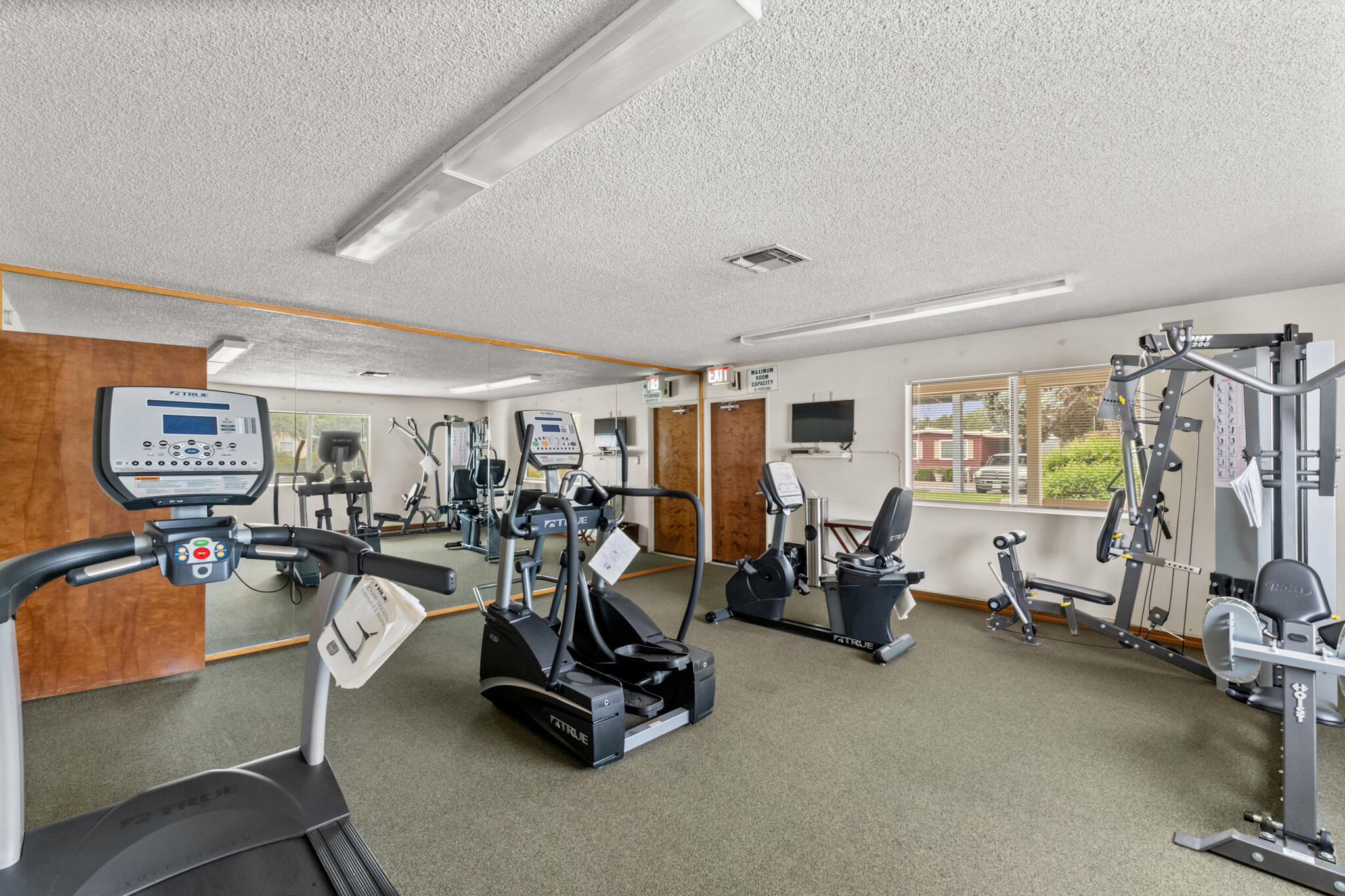 415 N Akers St, Visalia, CA 93291