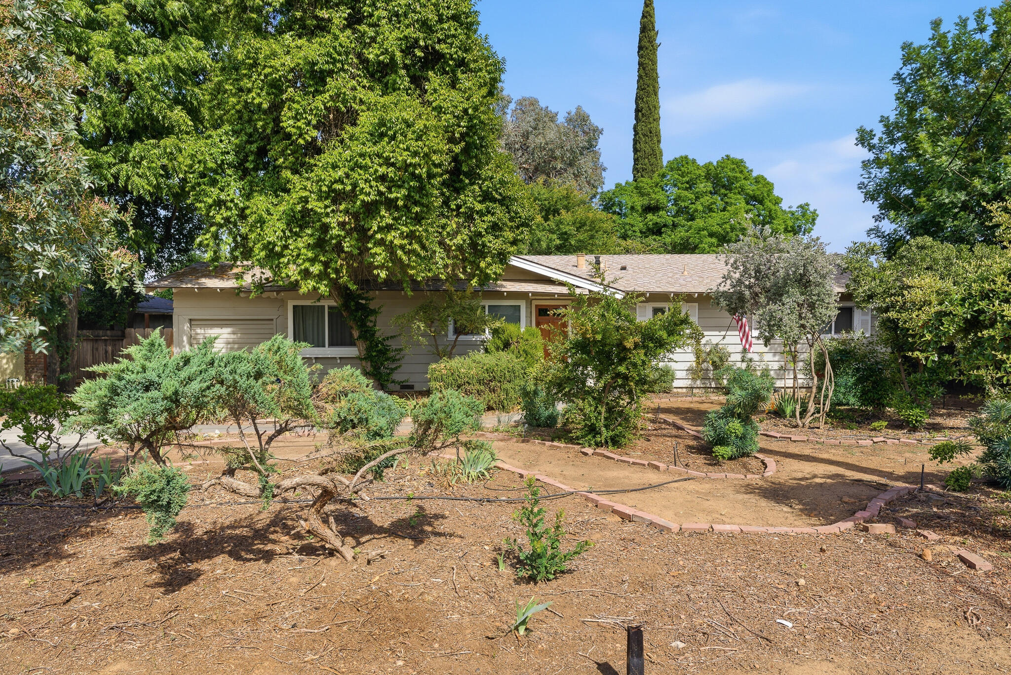 628 N G St, Porterville, CA 93257