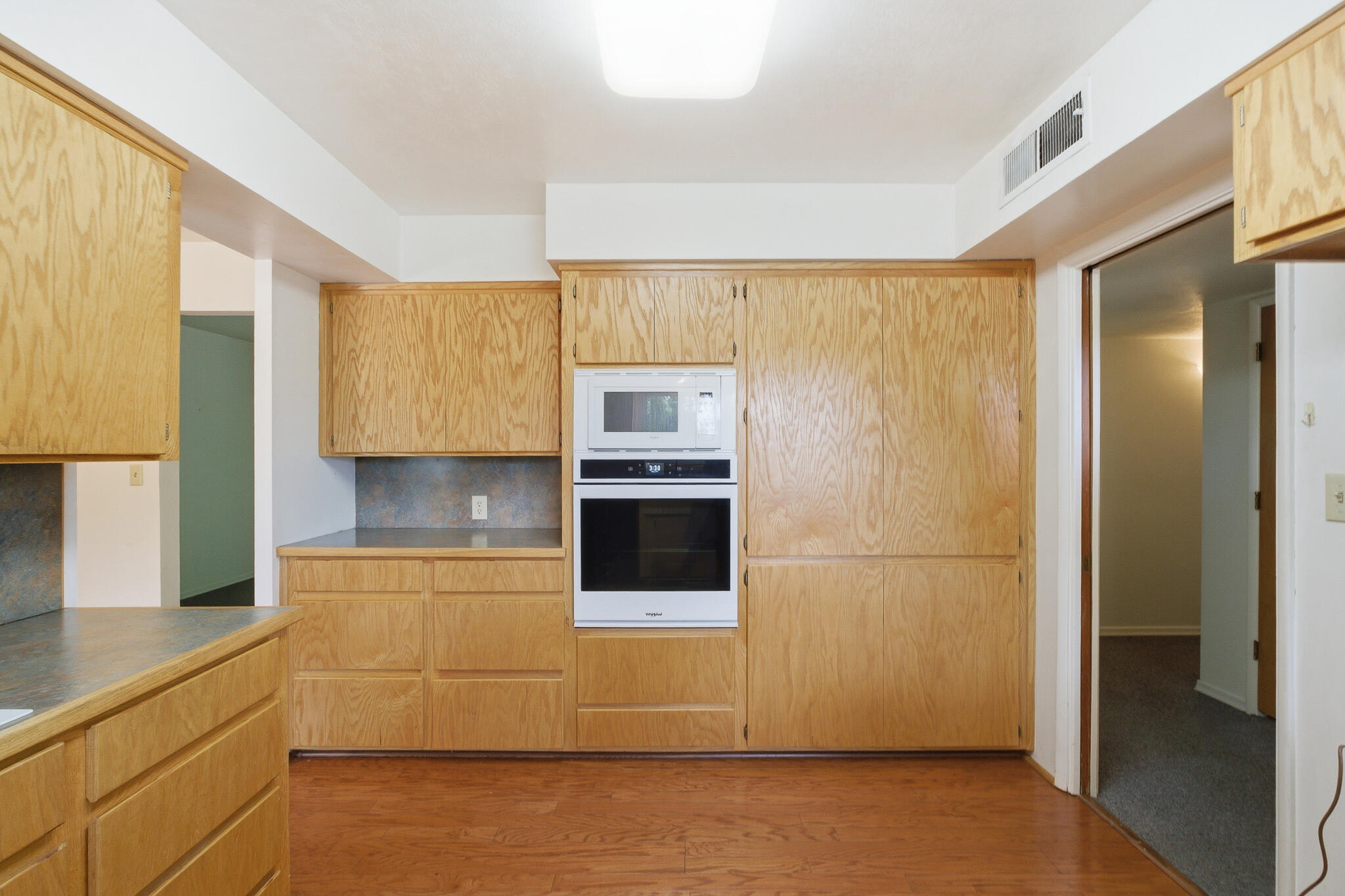 628 N G St, Porterville, CA 93257