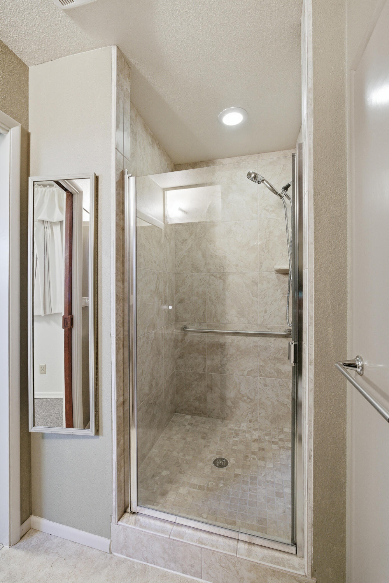 628 N G St, Porterville, CA 93257