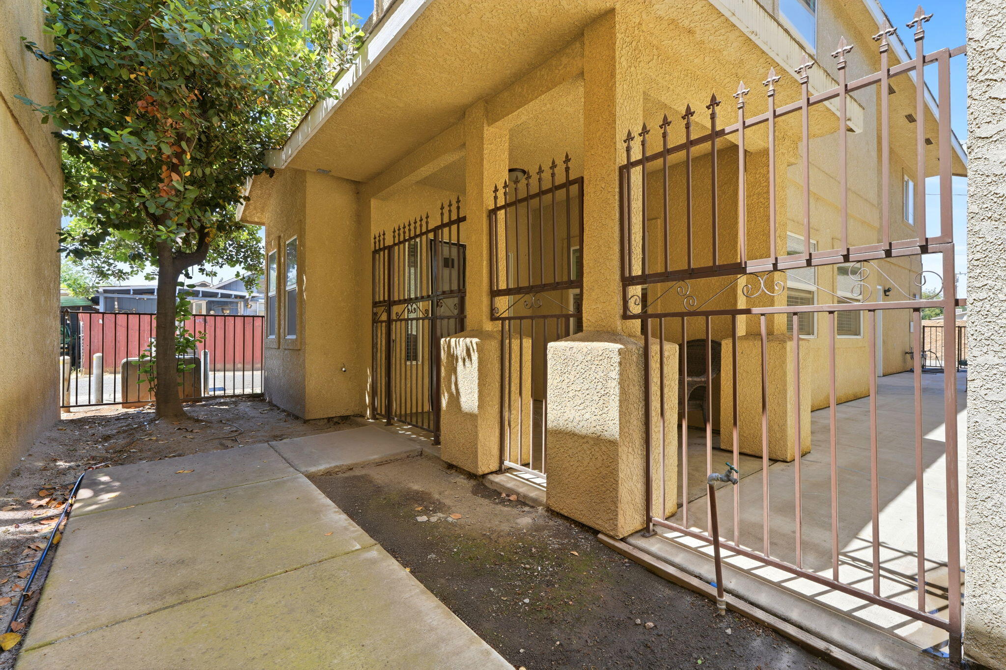 142 S Filbert Rd, Exeter, CA 93221