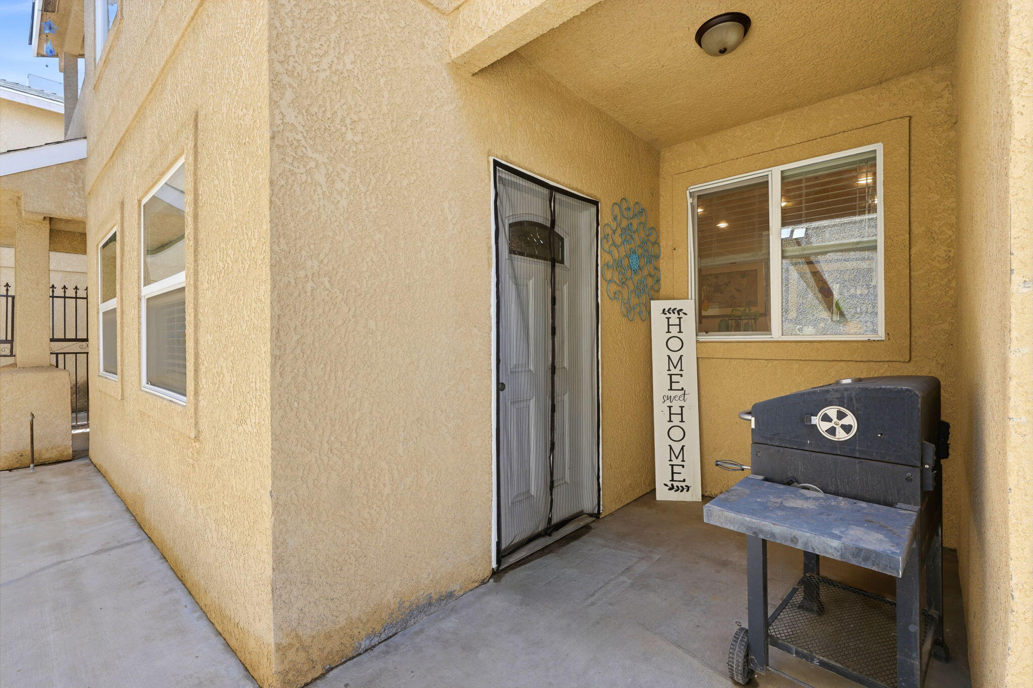 142 S Filbert Rd, Exeter, CA 93221