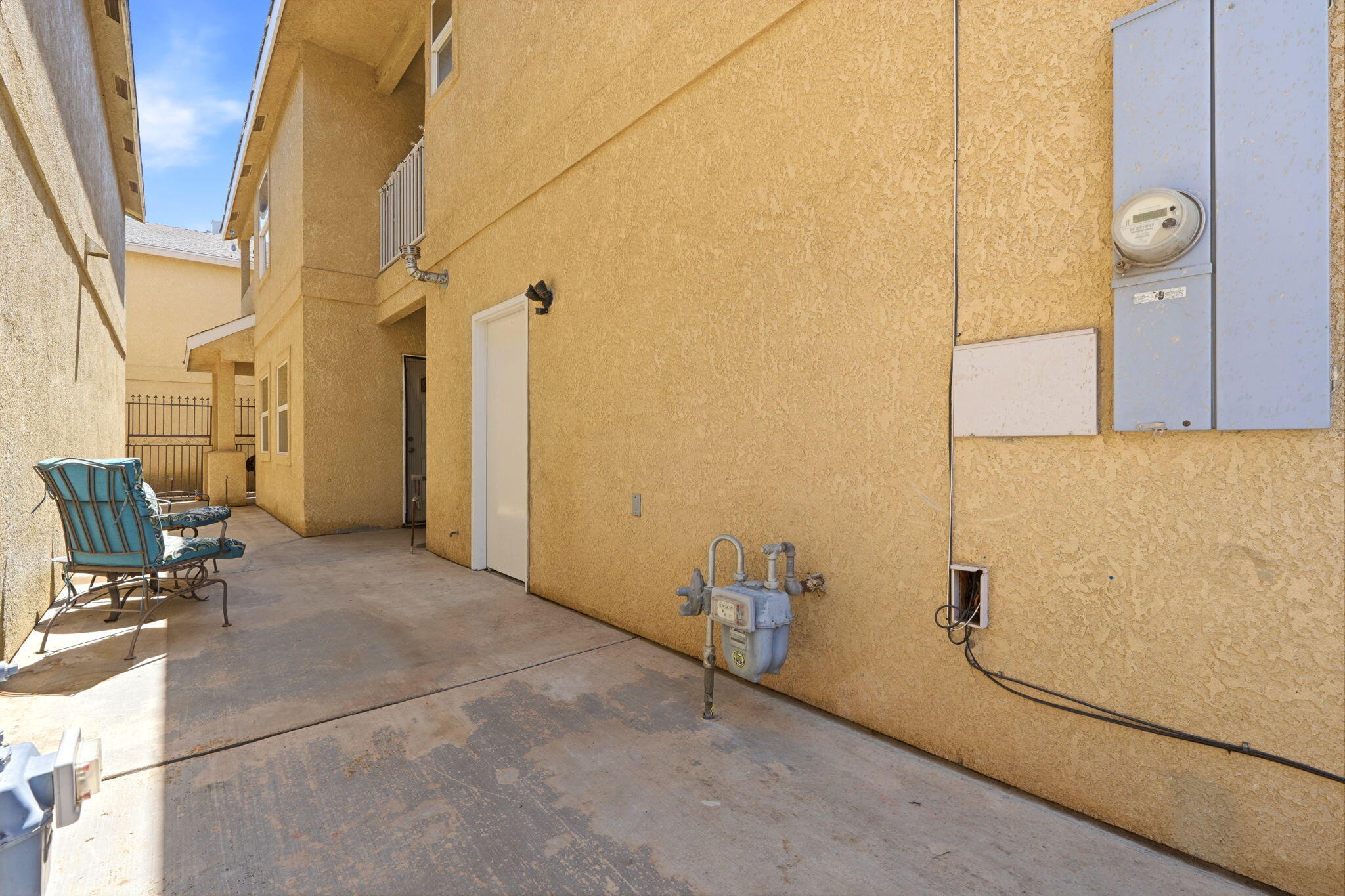 142 S Filbert Rd, Exeter, CA 93221