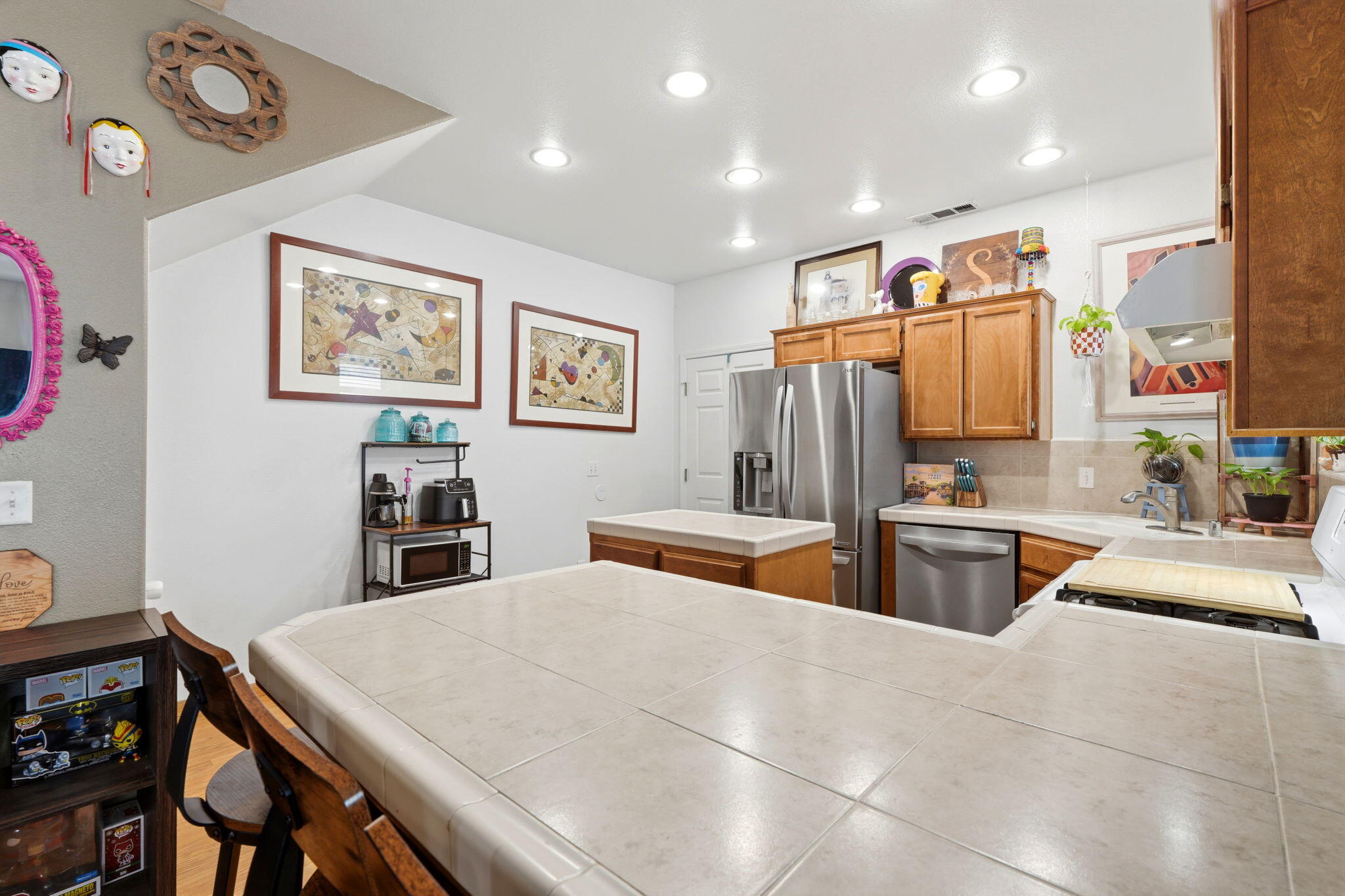 142 S Filbert Rd, Exeter, CA 93221