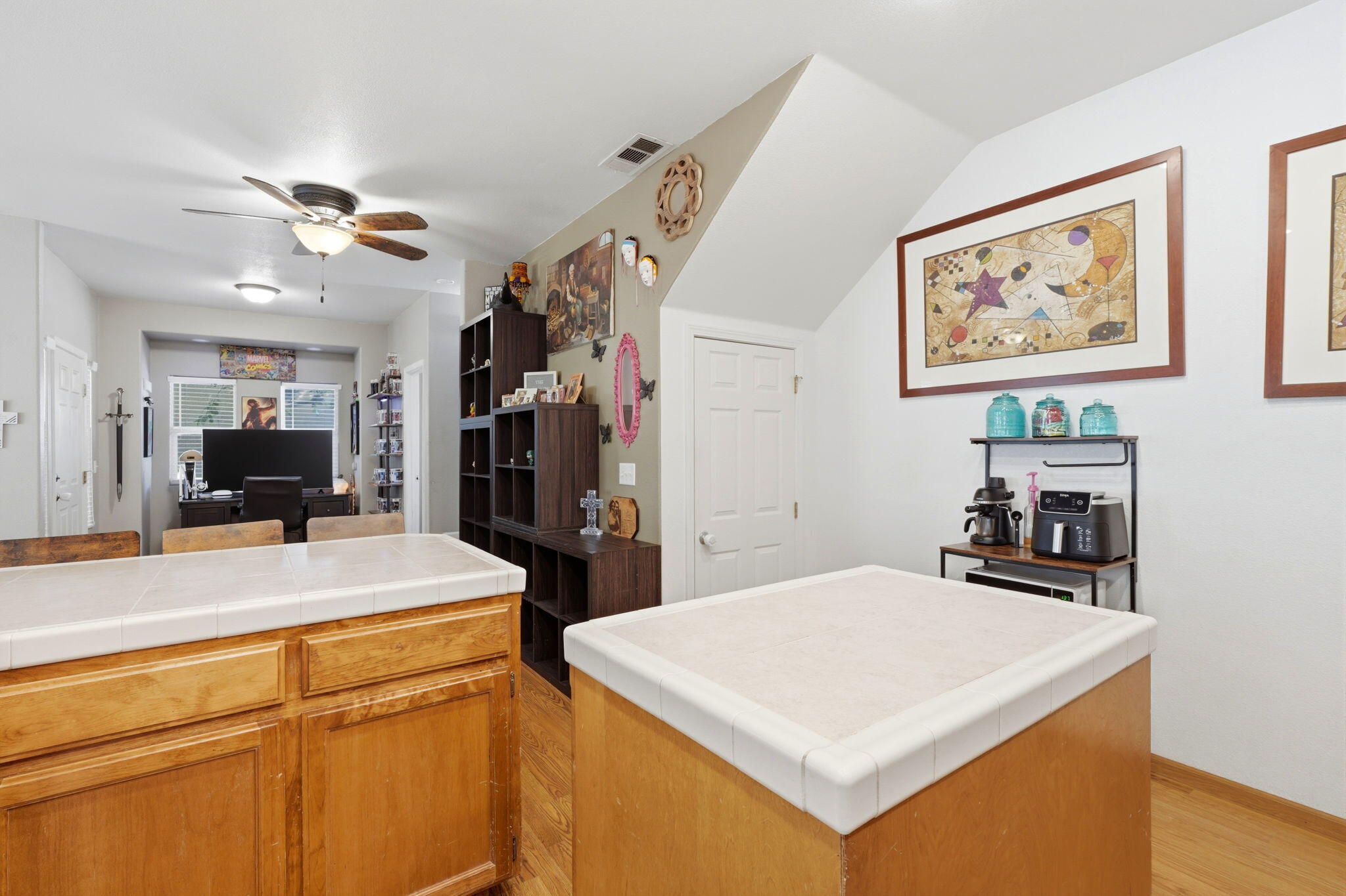 142 S Filbert Rd, Exeter, CA 93221