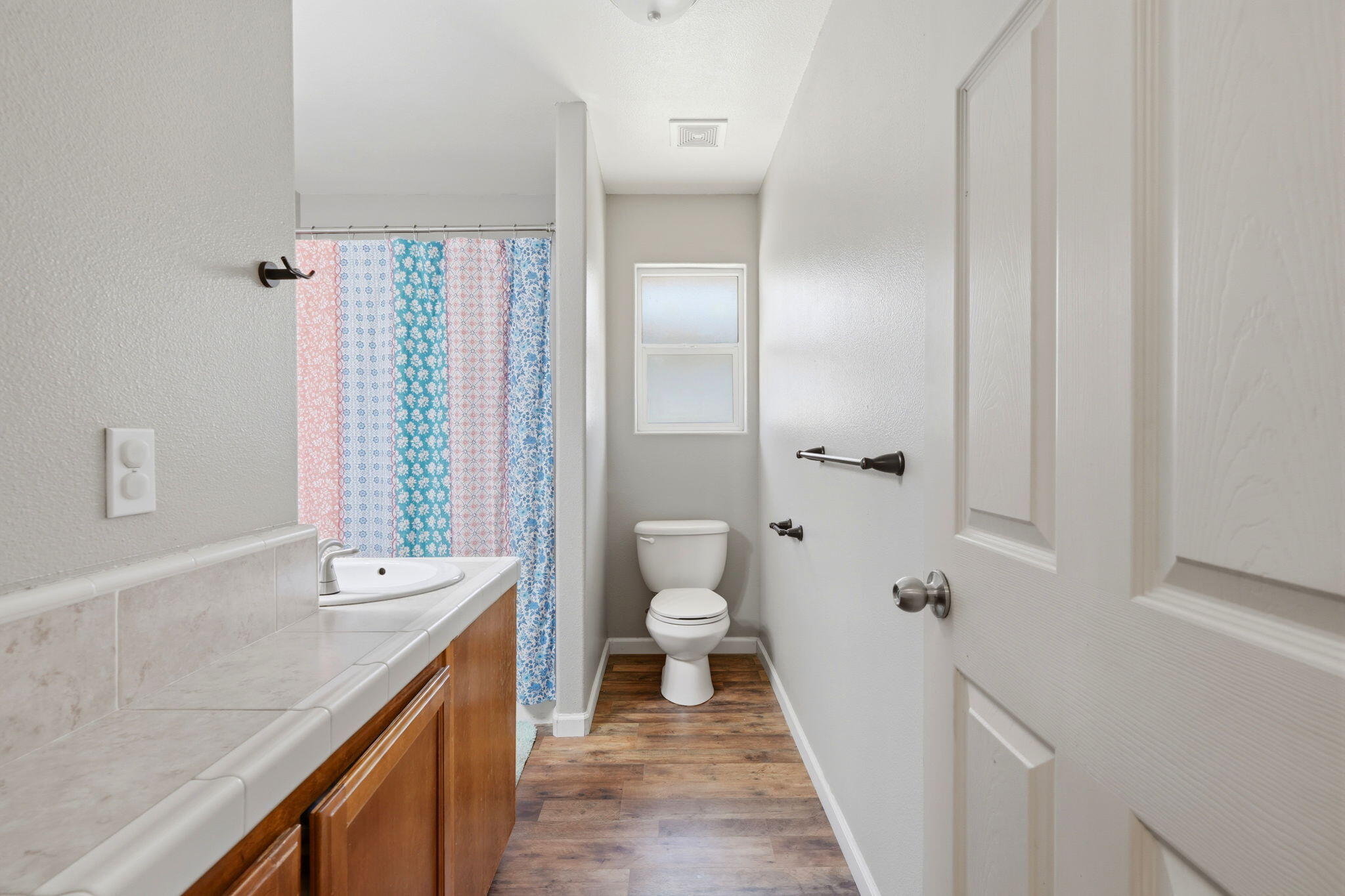 142 S Filbert Rd, Exeter, CA 93221