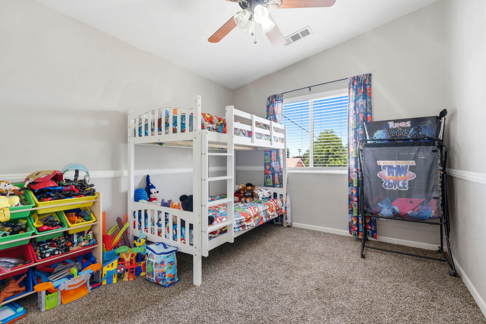 142 S Filbert Rd, Exeter, CA 93221