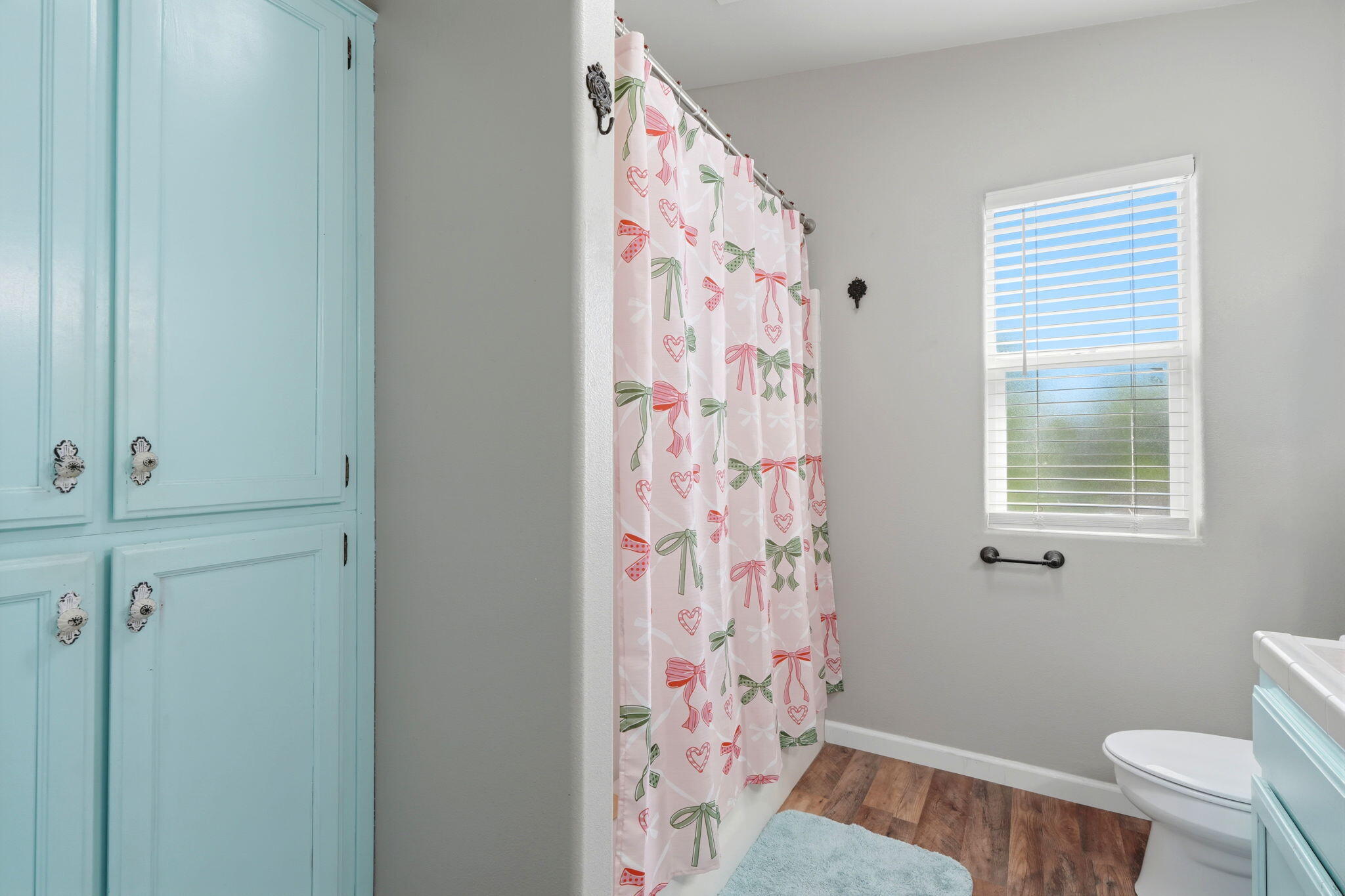 142 S Filbert Rd, Exeter, CA 93221