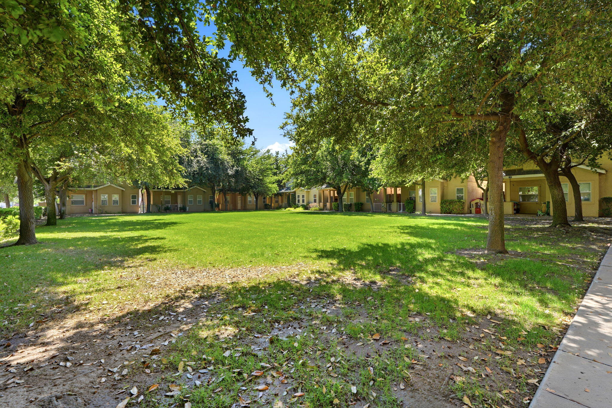 142 S Filbert Rd, Exeter, CA 93221