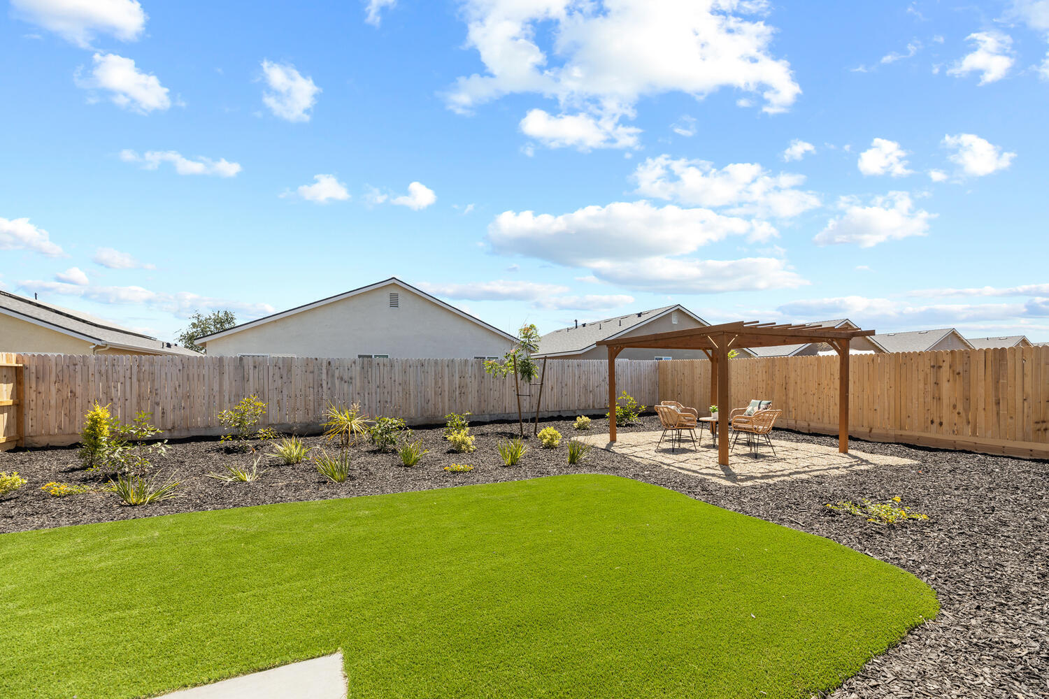 787 Maple Valley Way, Lindsay, CA 93247