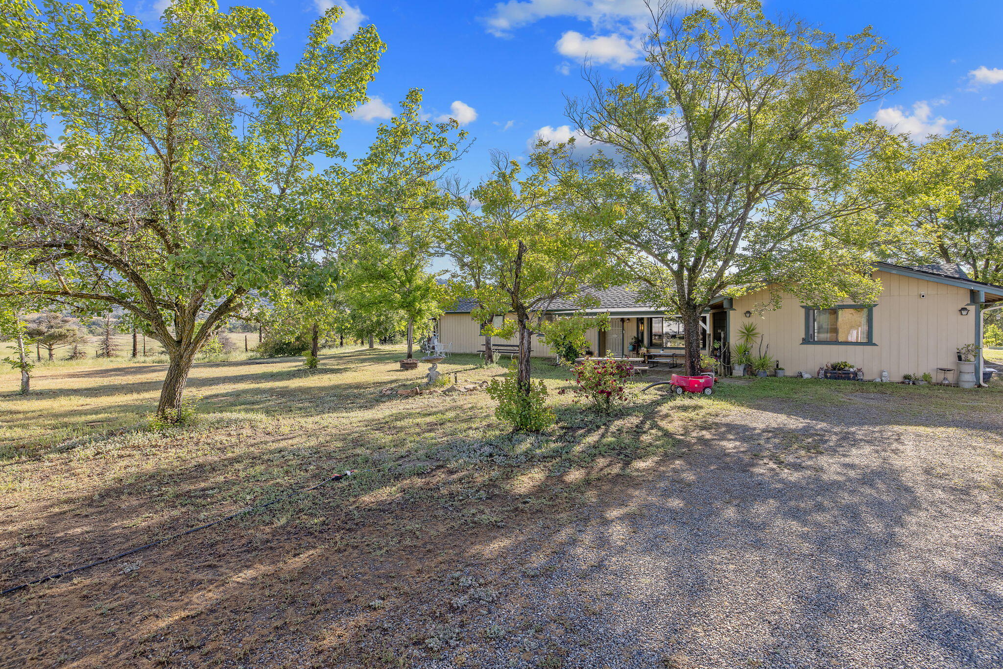 29478 Fallen Oak Rd, Tollhouse, CA 93667