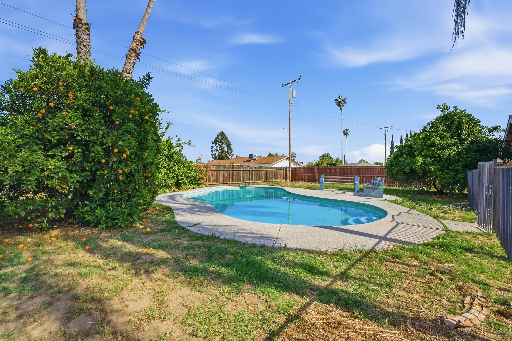 1550 Lowery St, Porterville, CA 93257