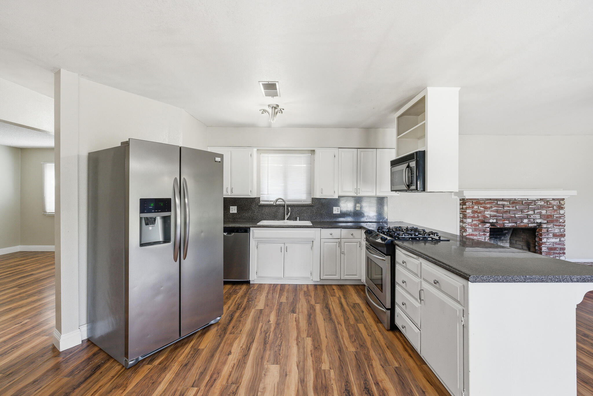 1550 Lowery St, Porterville, CA 93257