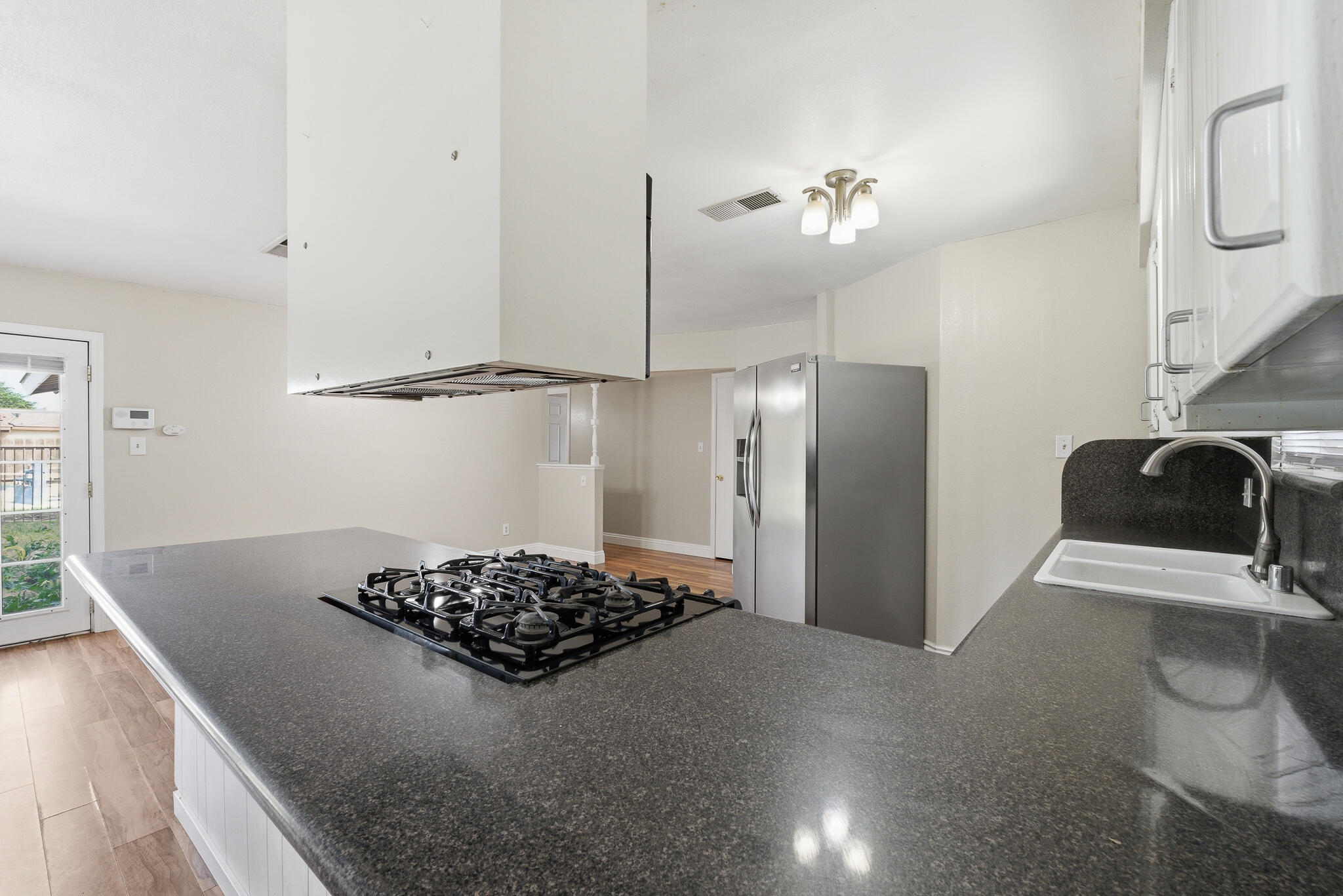 1550 Lowery St, Porterville, CA 93257