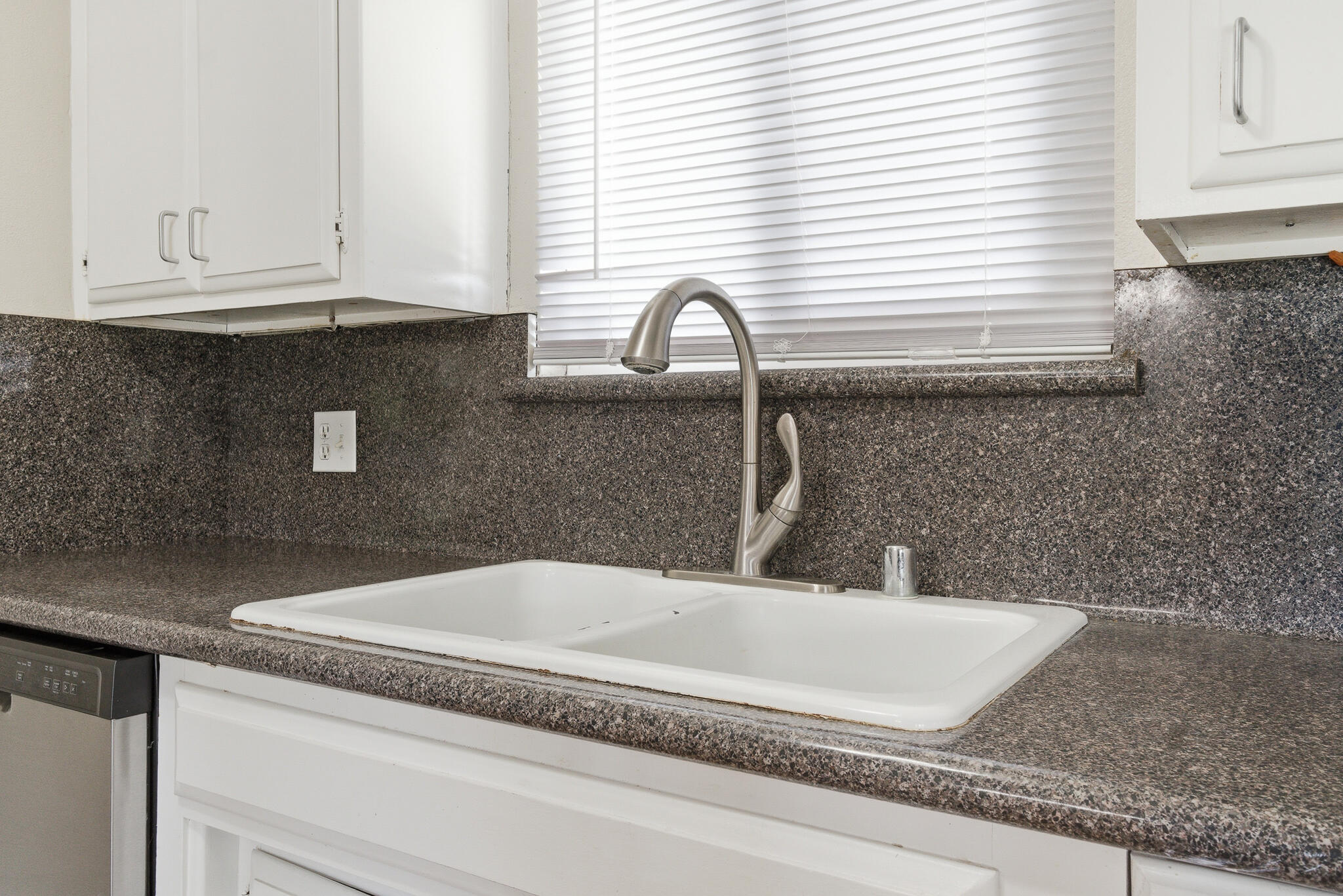 1550 Lowery St, Porterville, CA 93257