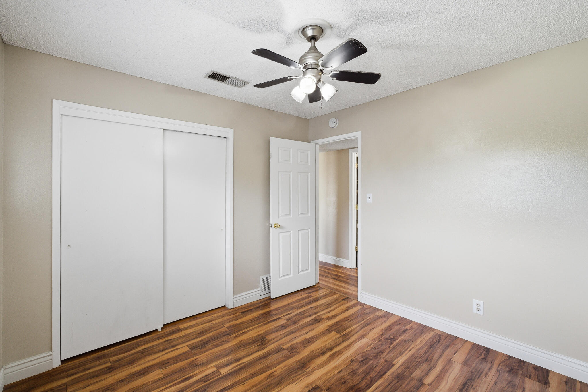 1550 Lowery St, Porterville, CA 93257