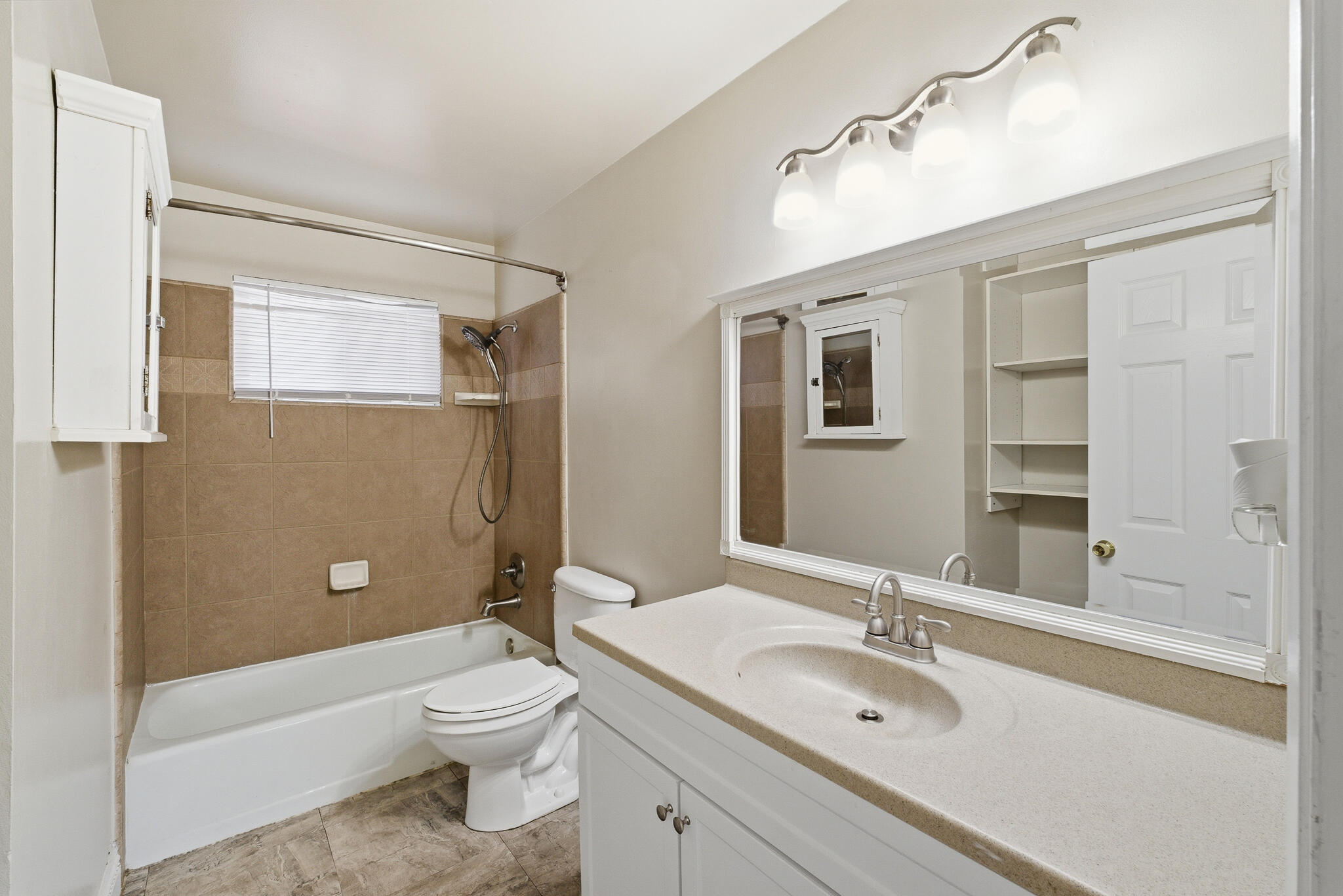 1550 Lowery St, Porterville, CA 93257