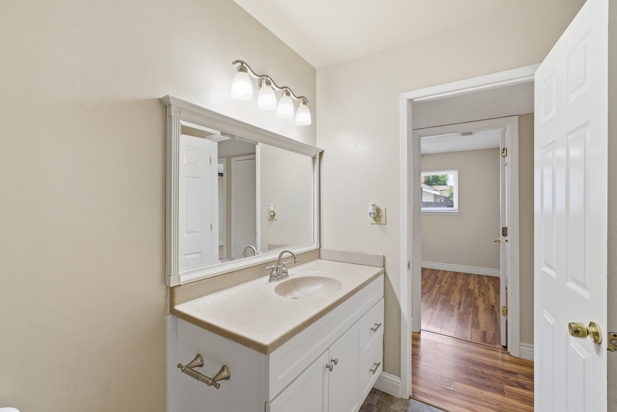 1550 Lowery St, Porterville, CA 93257