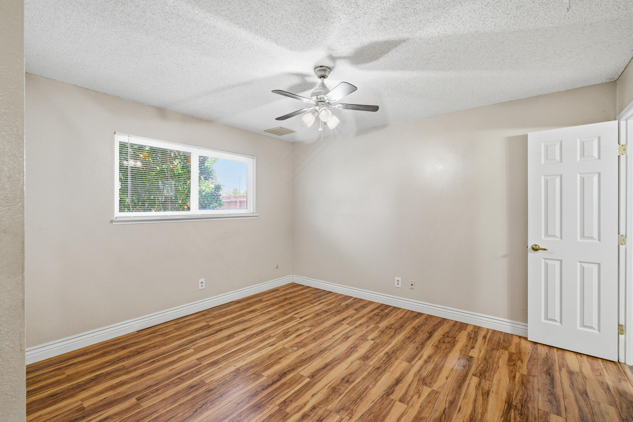 1550 Lowery St, Porterville, CA 93257