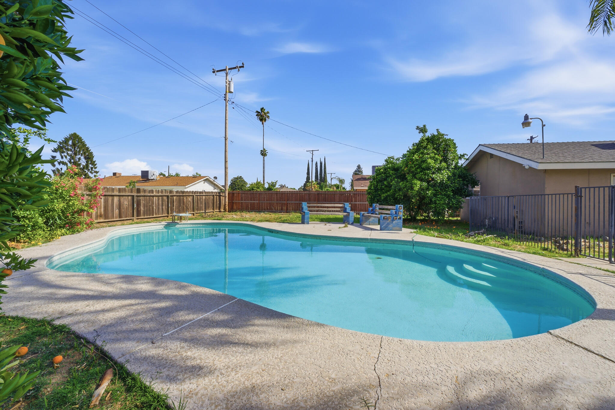 1550 Lowery St, Porterville, CA 93257