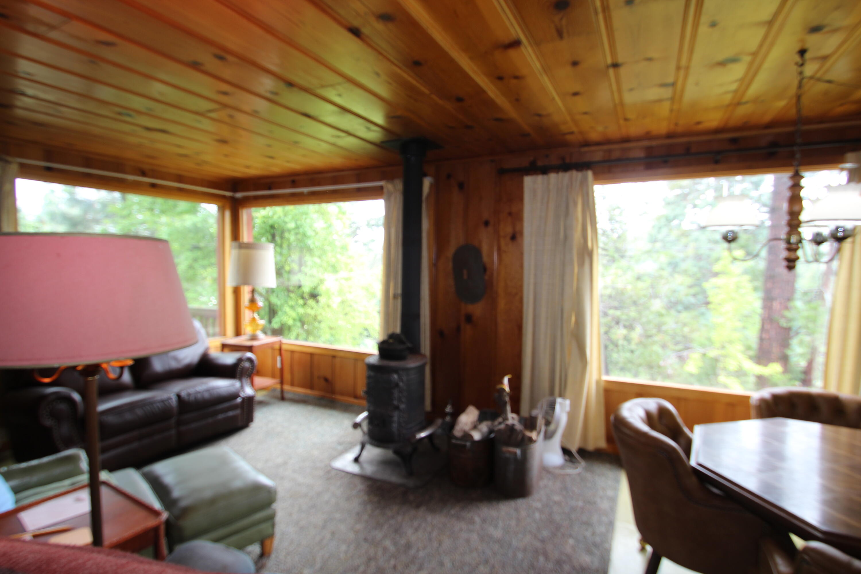 315 Grandview Dr, Springville, CA 93265