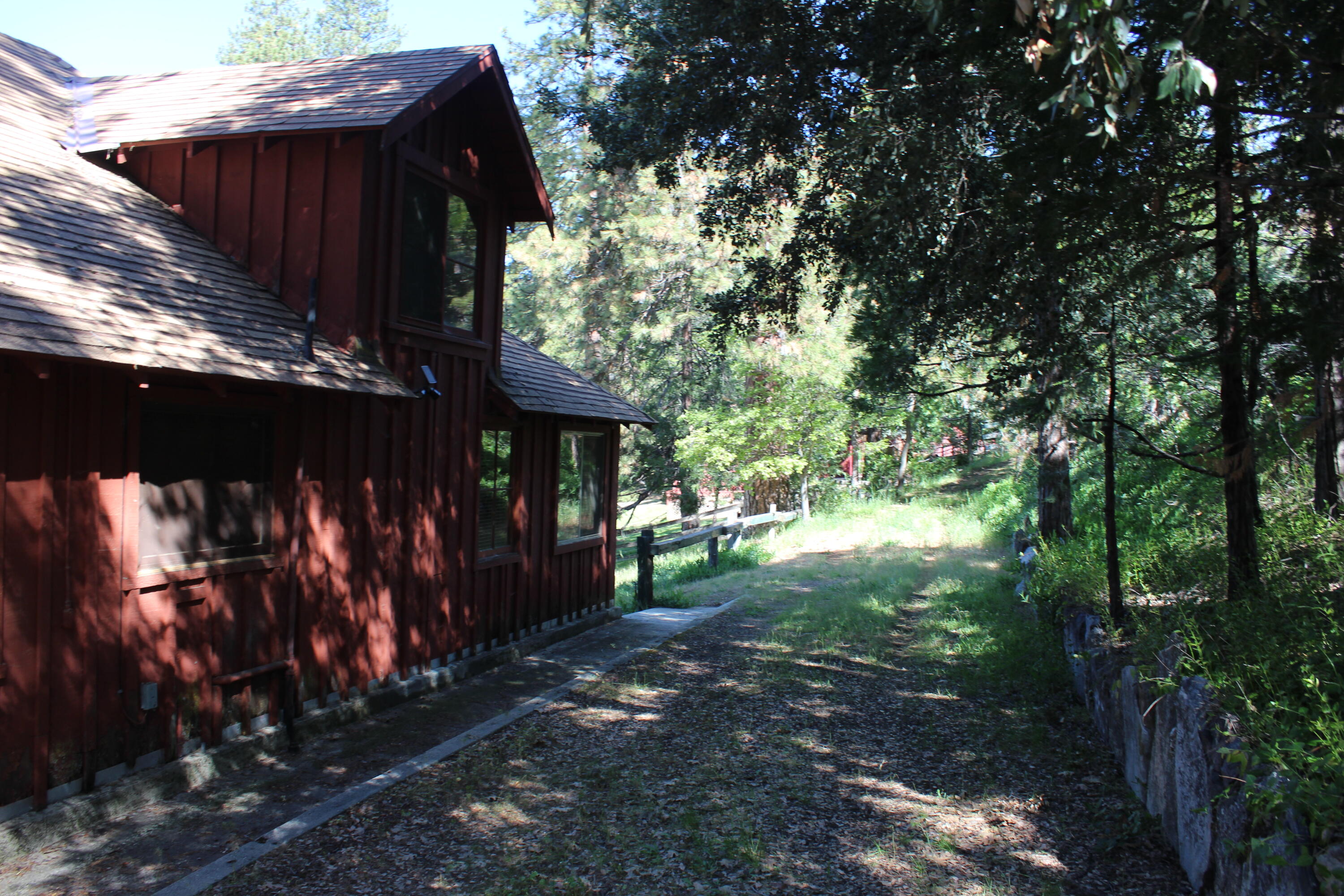 315 Grandview Dr, Springville, CA 93265