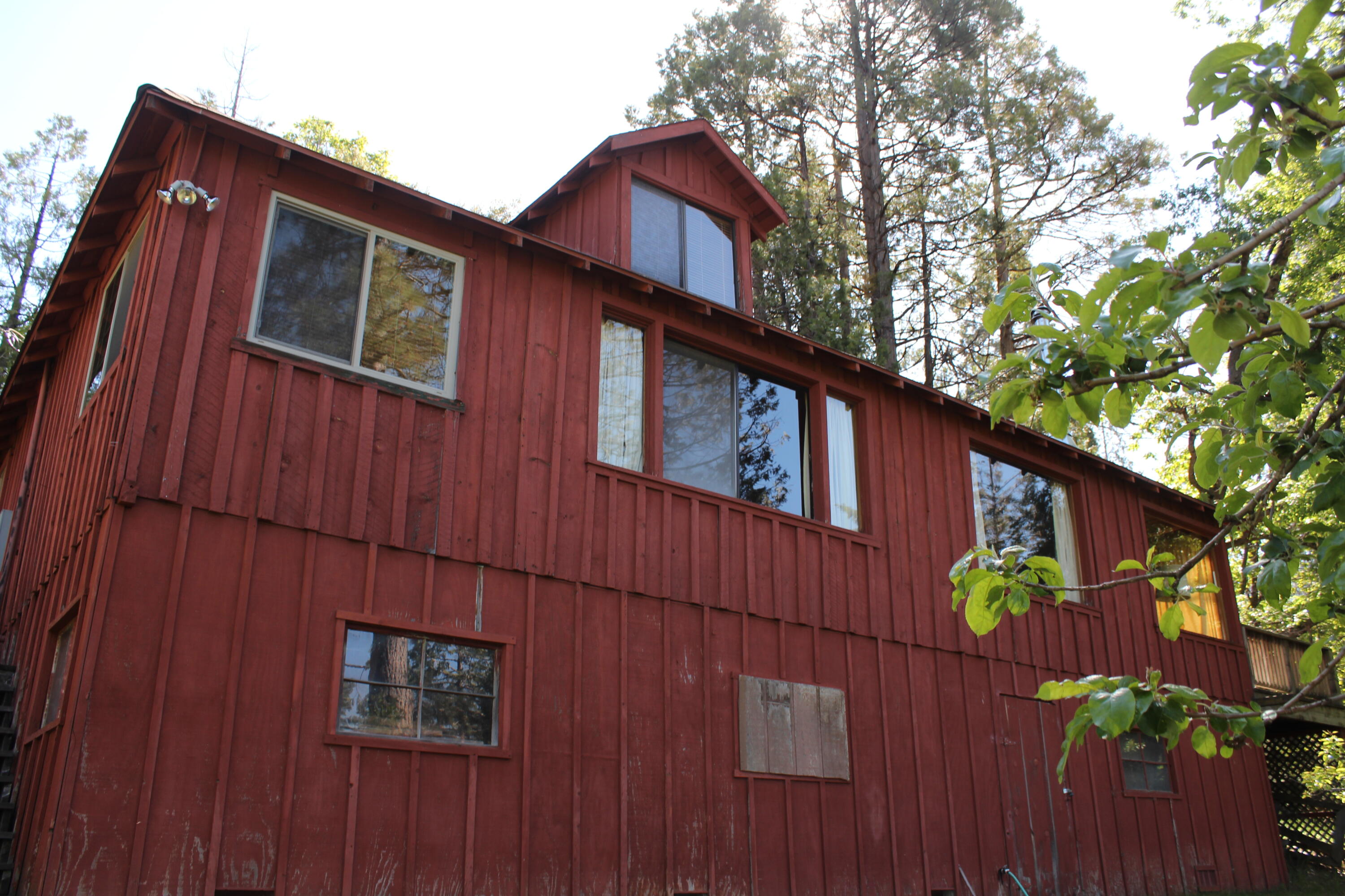 315 Grandview Dr, Springville, CA 93265