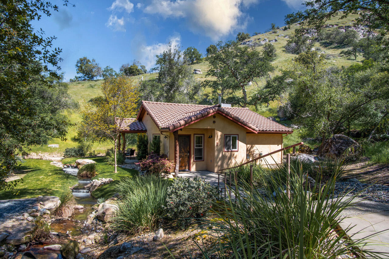 29673 Rock Creek Dr, Three Rivers, CA 93271