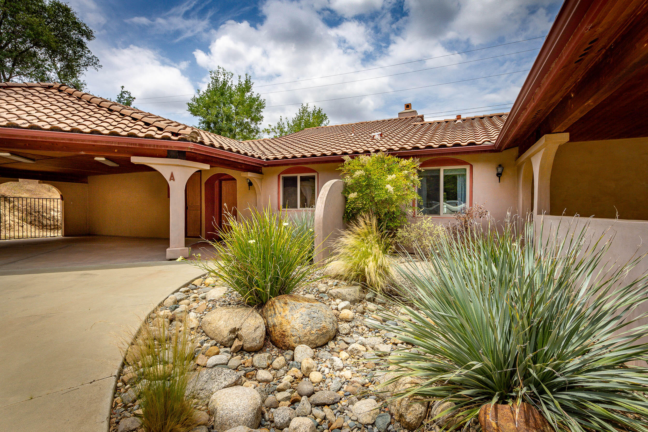 29673 Rock Creek Dr, Three Rivers, CA 93271
