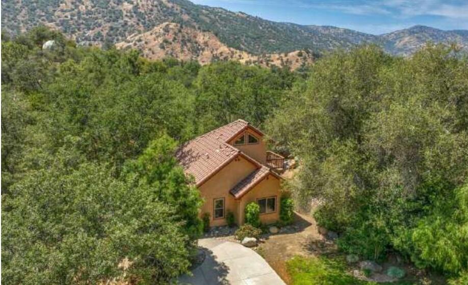 29673 Rock Creek Dr, Three Rivers, CA 93271