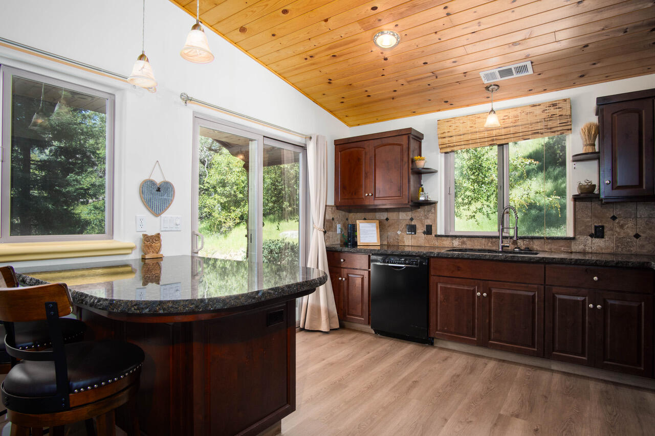 29673 Rock Creek Dr, Three Rivers, CA 93271