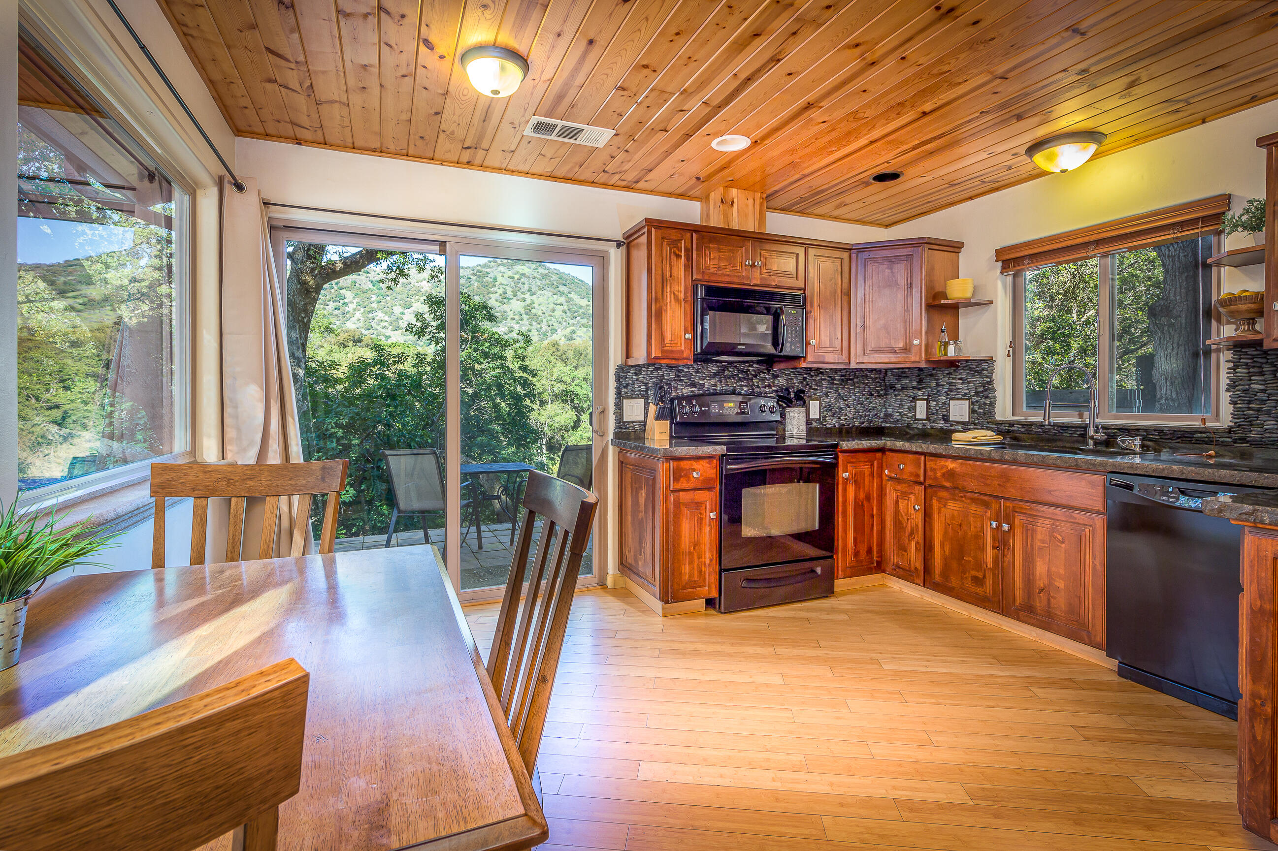 29673 Rock Creek Dr, Three Rivers, CA 93271