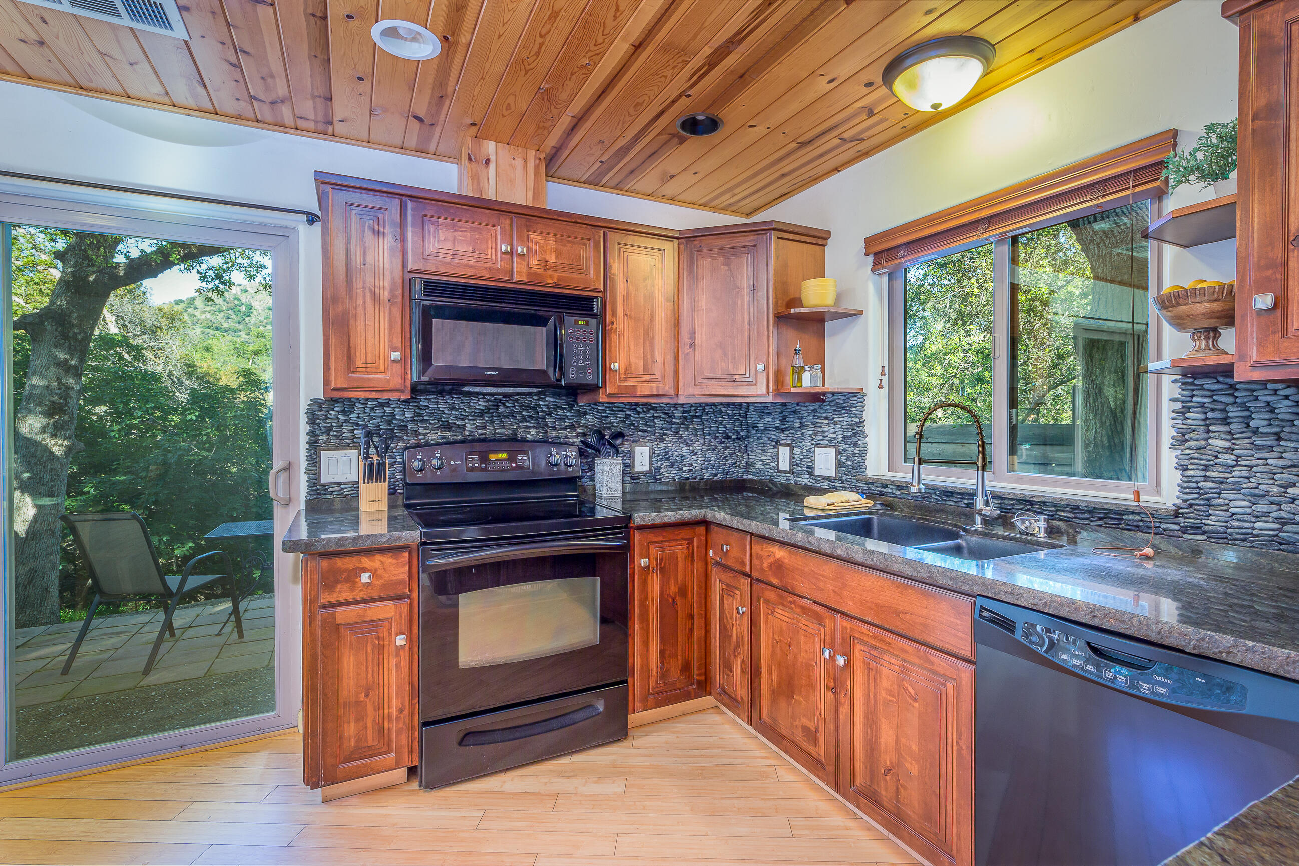 29673 Rock Creek Dr, Three Rivers, CA 93271