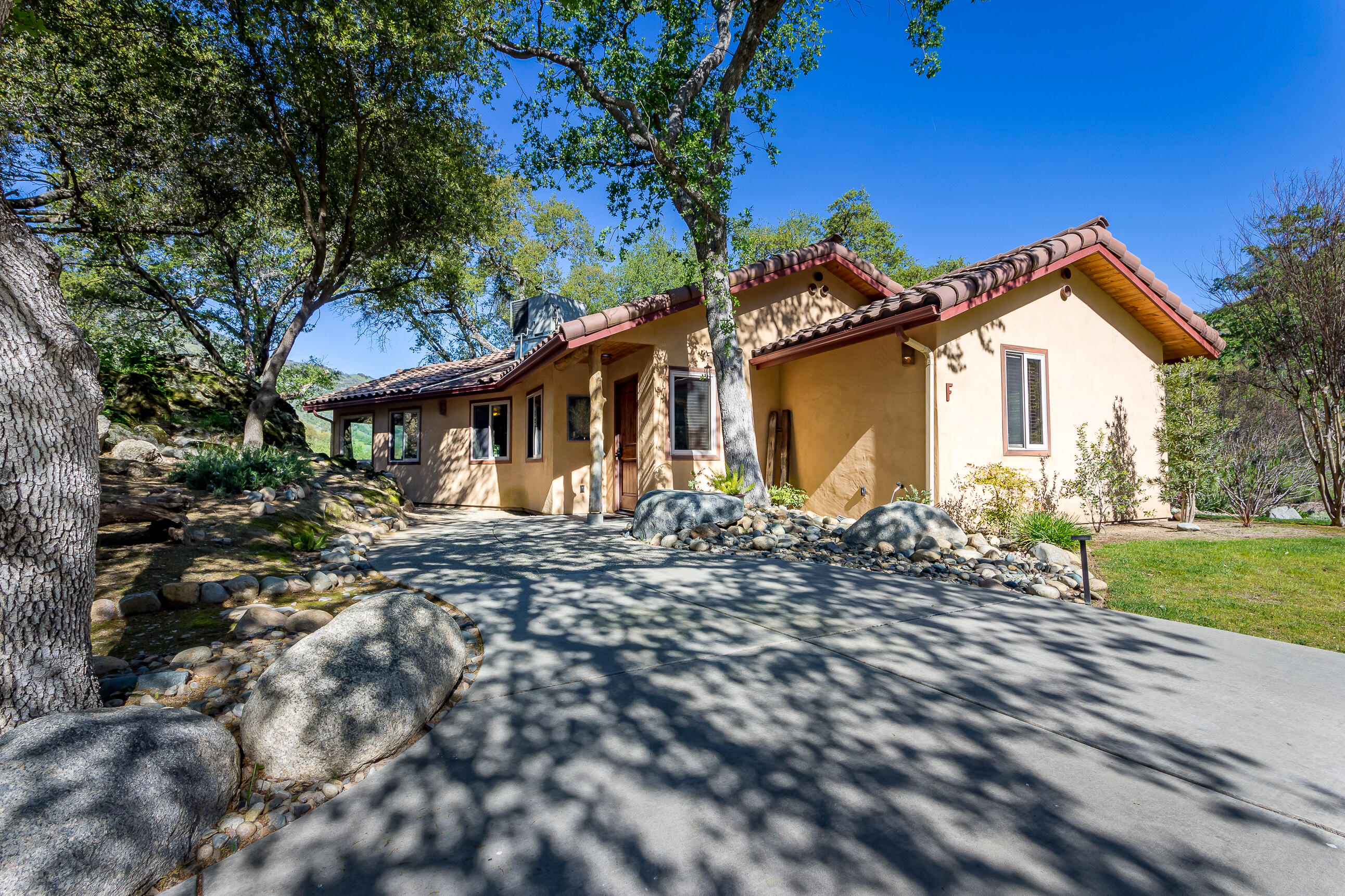 29673 Rock Creek Dr, Three Rivers, CA 93271