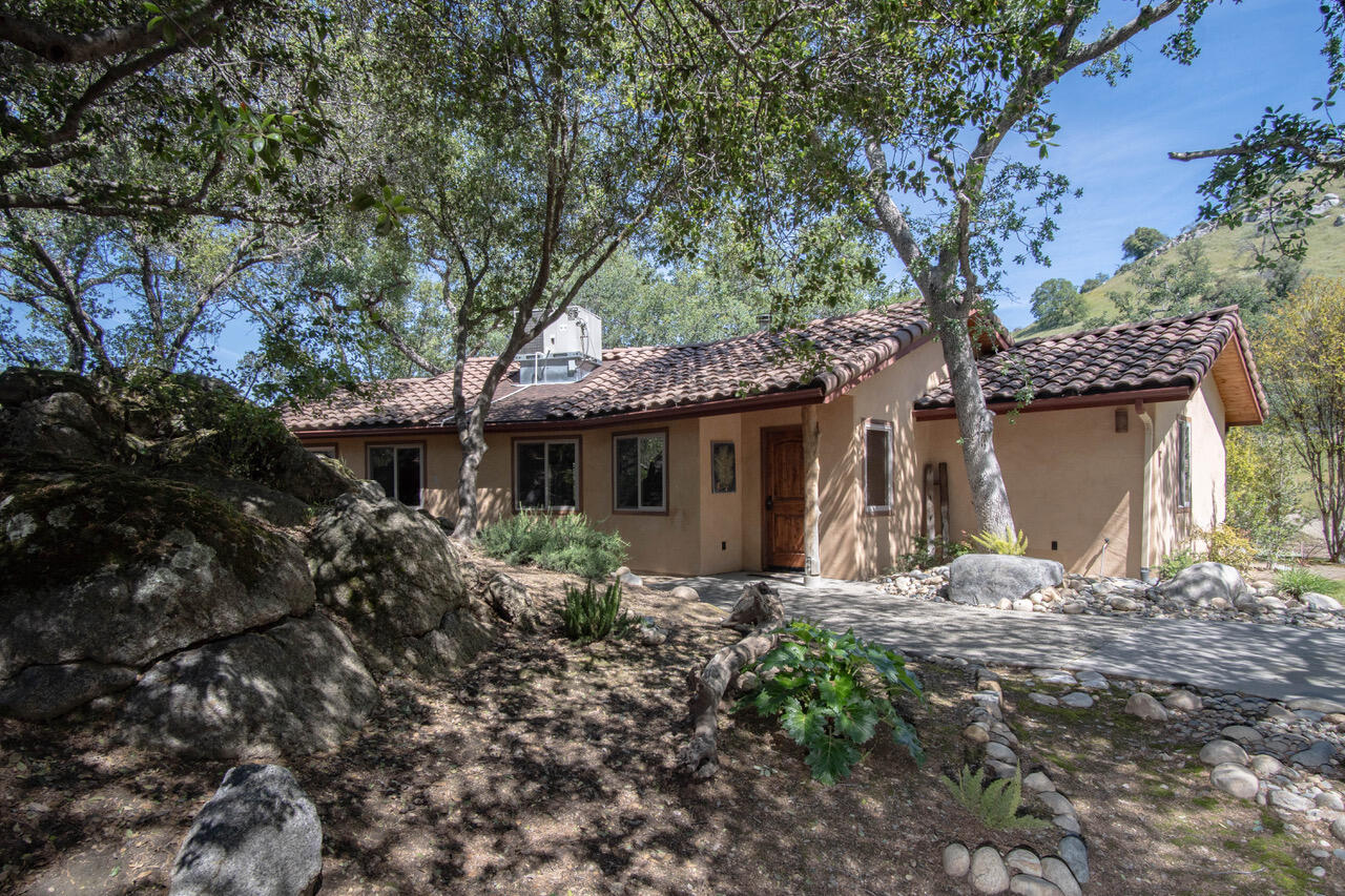 29673 Rock Creek Dr, Three Rivers, CA 93271